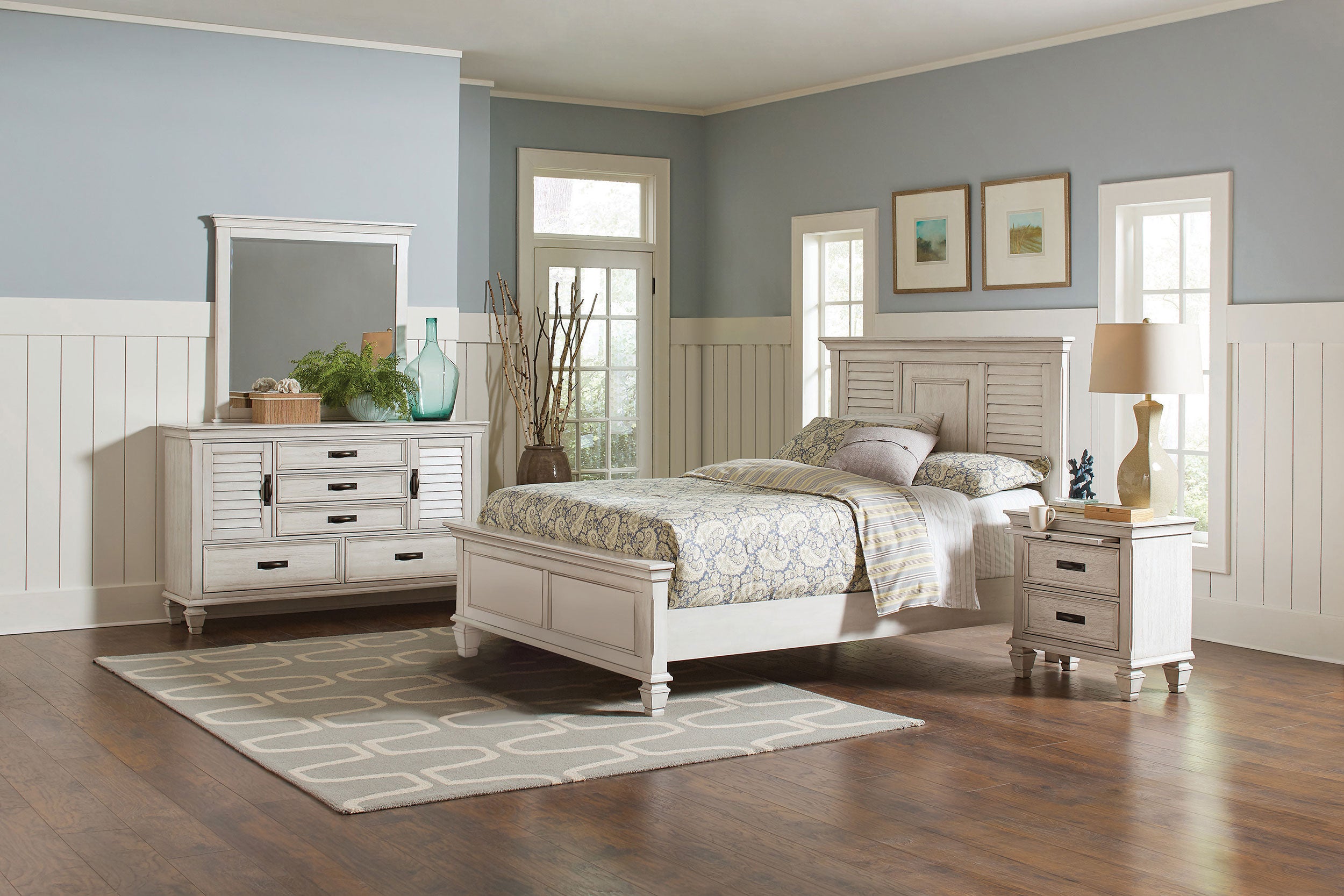 Tampa Furniture Outlet - Coaster - Franco 4-piece Eastern King Bedroom Set Distressed White - 205331KE-S4