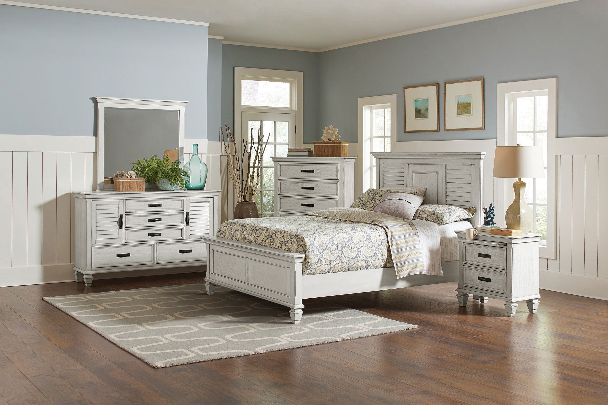Tampa Furniture Outlet - Coaster - Franco 5-piece Queen Bedroom Set Distressed White - 205331Q-S5
