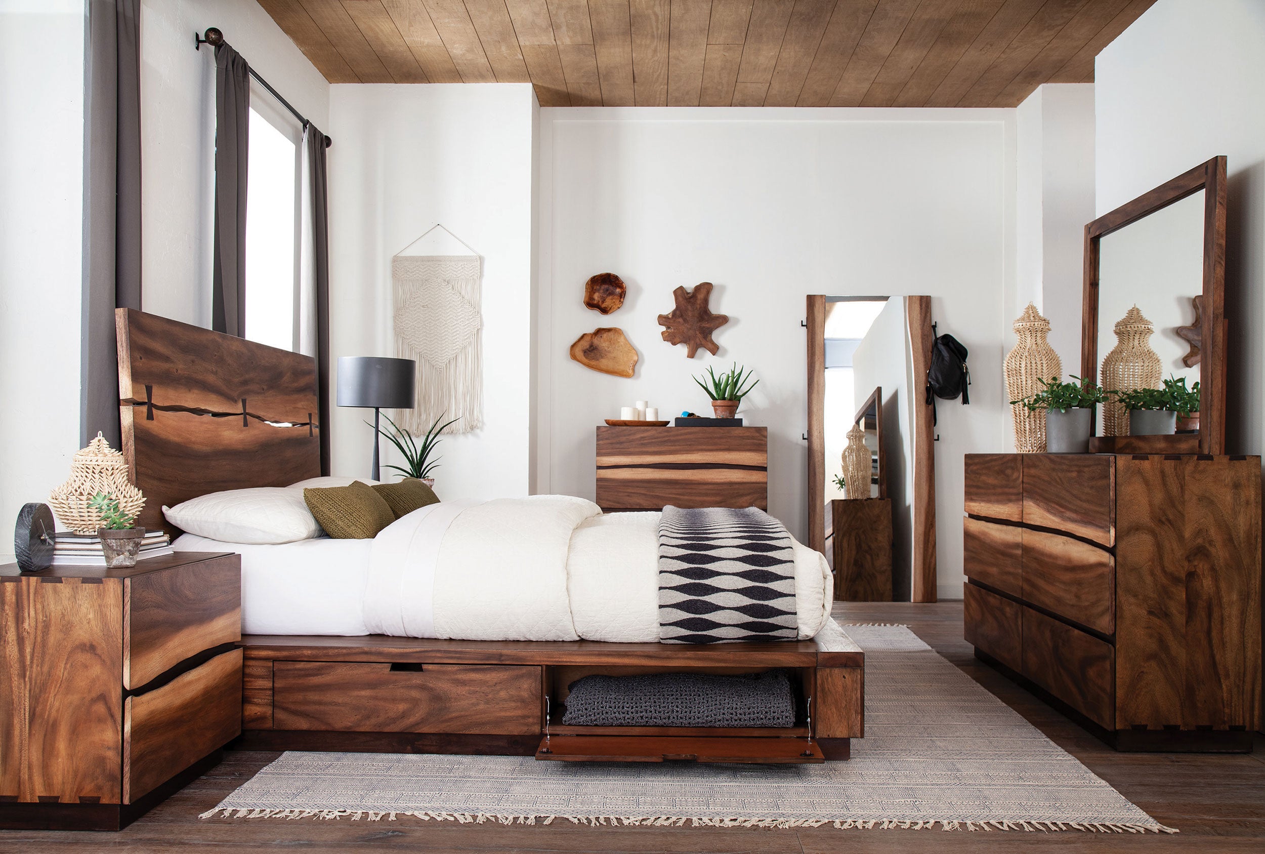 Tampa Furniture Outlet - Coaster - Winslow 4-piece Queen Bedroom Set Smokey Walnut - 223250SQ-S4