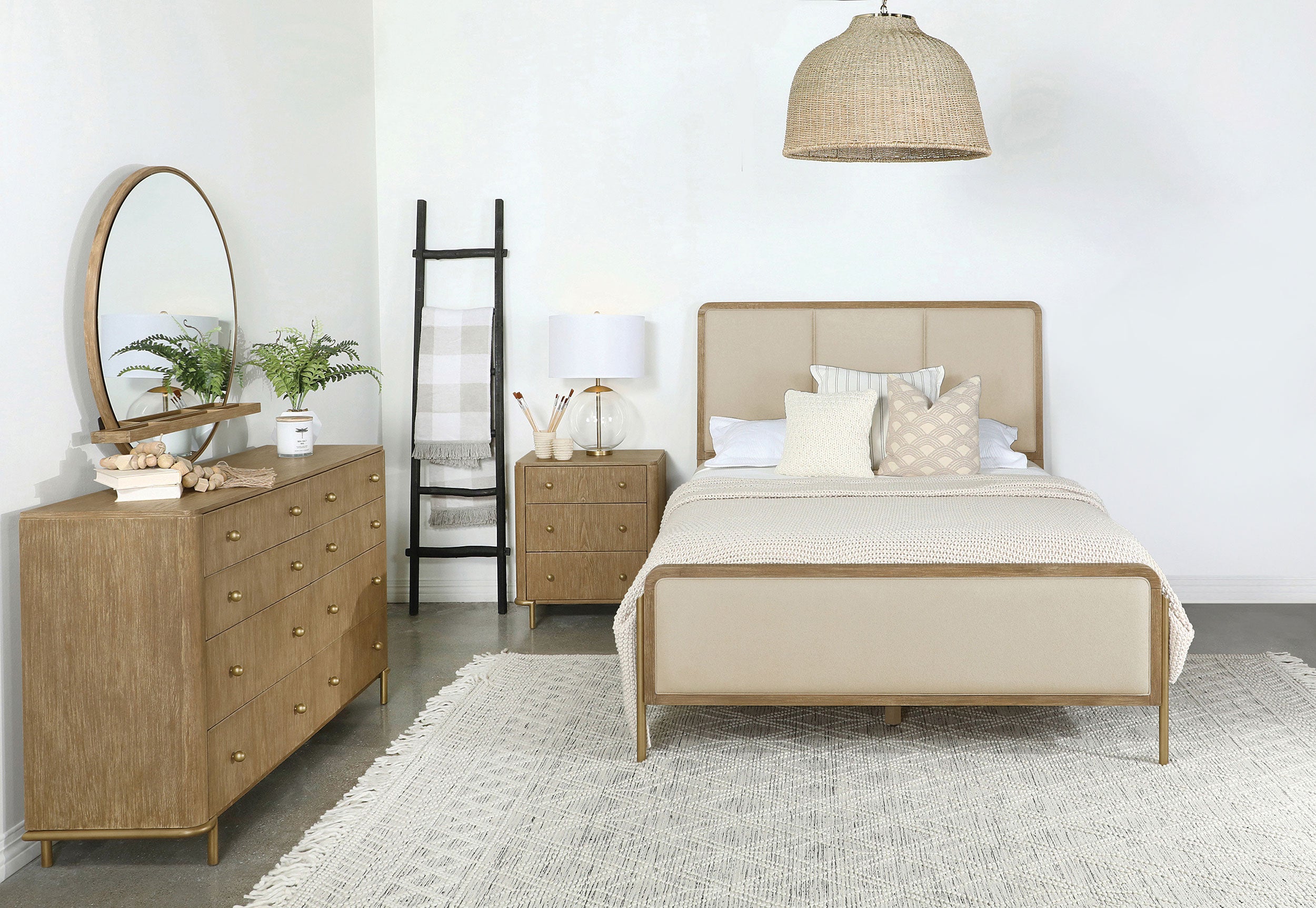 Tampa Furniture Outlet - Coaster - Arini 4-piece Queen Bedroom Set Cream and Sand Wash - 224301QCRM-S4