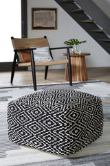 Tampa Furniture Outlet Lutz - Ashley Furniture - Jasett Pouf - Pouf / Black/Ivory - A1001058