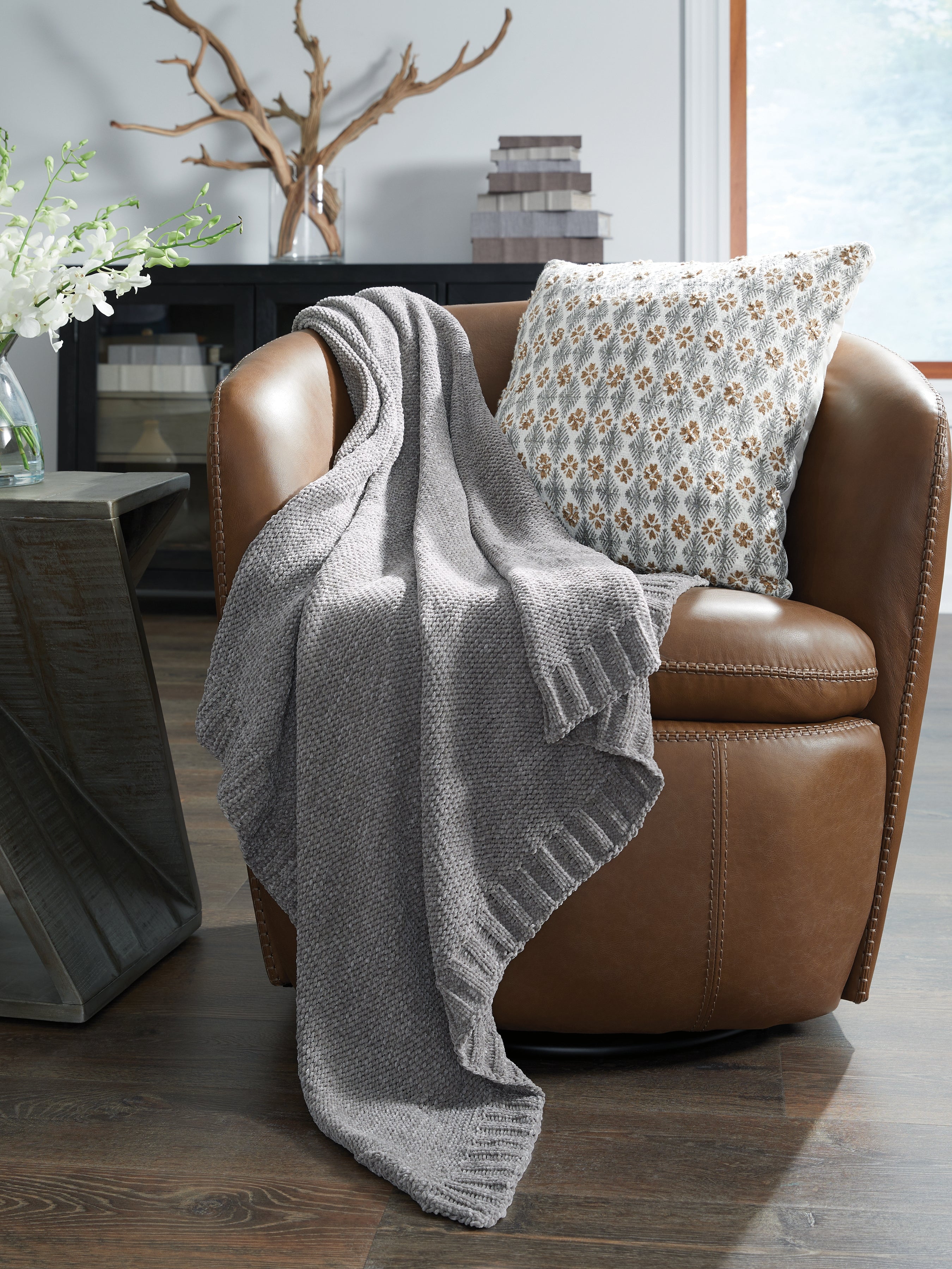 Tampa Furniture Outlet Lutz - Ashley Furniture - Anawood Throw (Set of 3) - Throw (3/CS) / Gray - A1001097