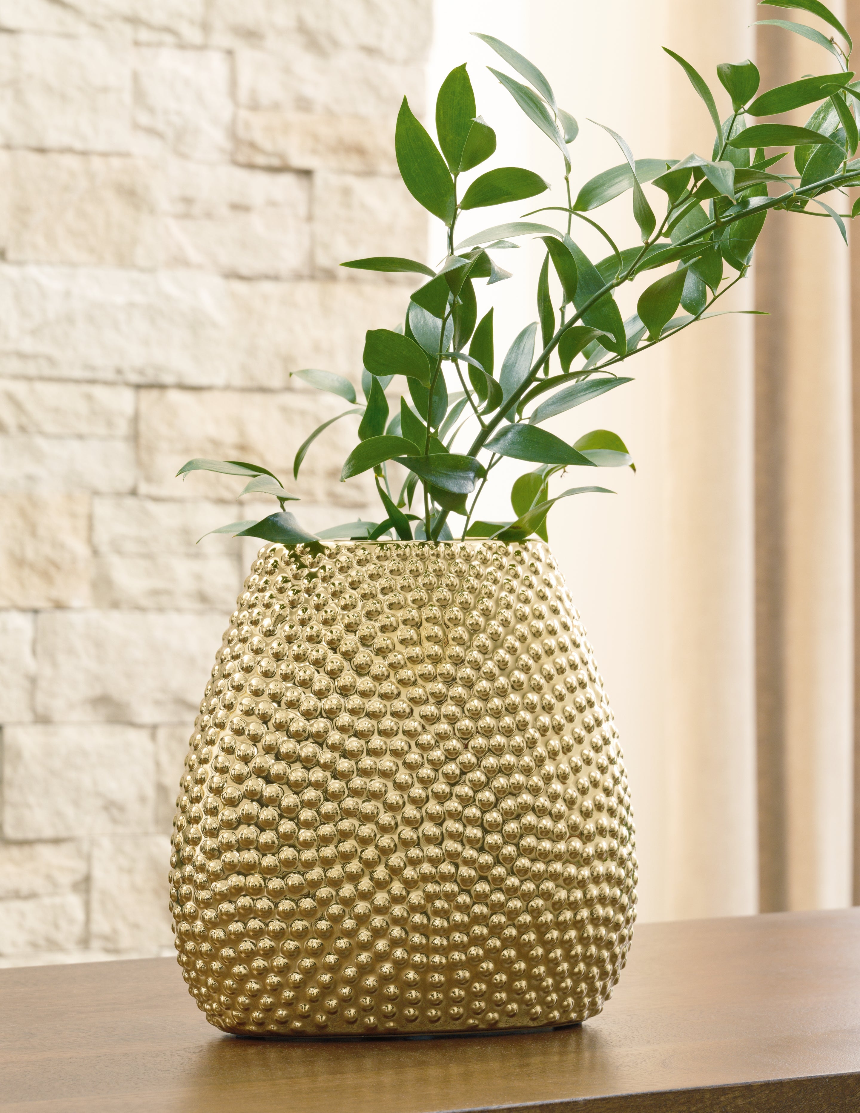 Tampa Furniture Outlet Lutz - Ashley Furniture - Efim Vase - Vase / Gold Finish - A2000575