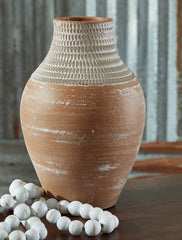 Tampa Furniture Outlet Lutz - Ashley Furniture - Reclove Vase - Vase / Distressed White - A2000642