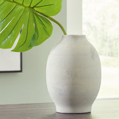 Tampa Furniture Outlet Lutz - Ashley Furniture - Clayson Vase - Vase / Sage Green - A2000653