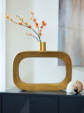 Tampa Furniture Outlet Lutz - Ashley Furniture - Lawtonville Vase - Vase / Antique Gold Finish - A2000751