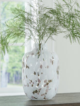 Tampa Furniture Outlet Lutz - Ashley Furniture - Keelton Vase - Vase / White/Taupe/Pink - A2000759