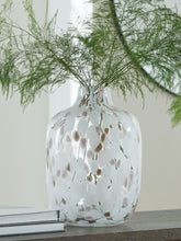 Tampa Furniture Outlet Lutz - Ashley Furniture - Keelton Vase - Vase - A2000760