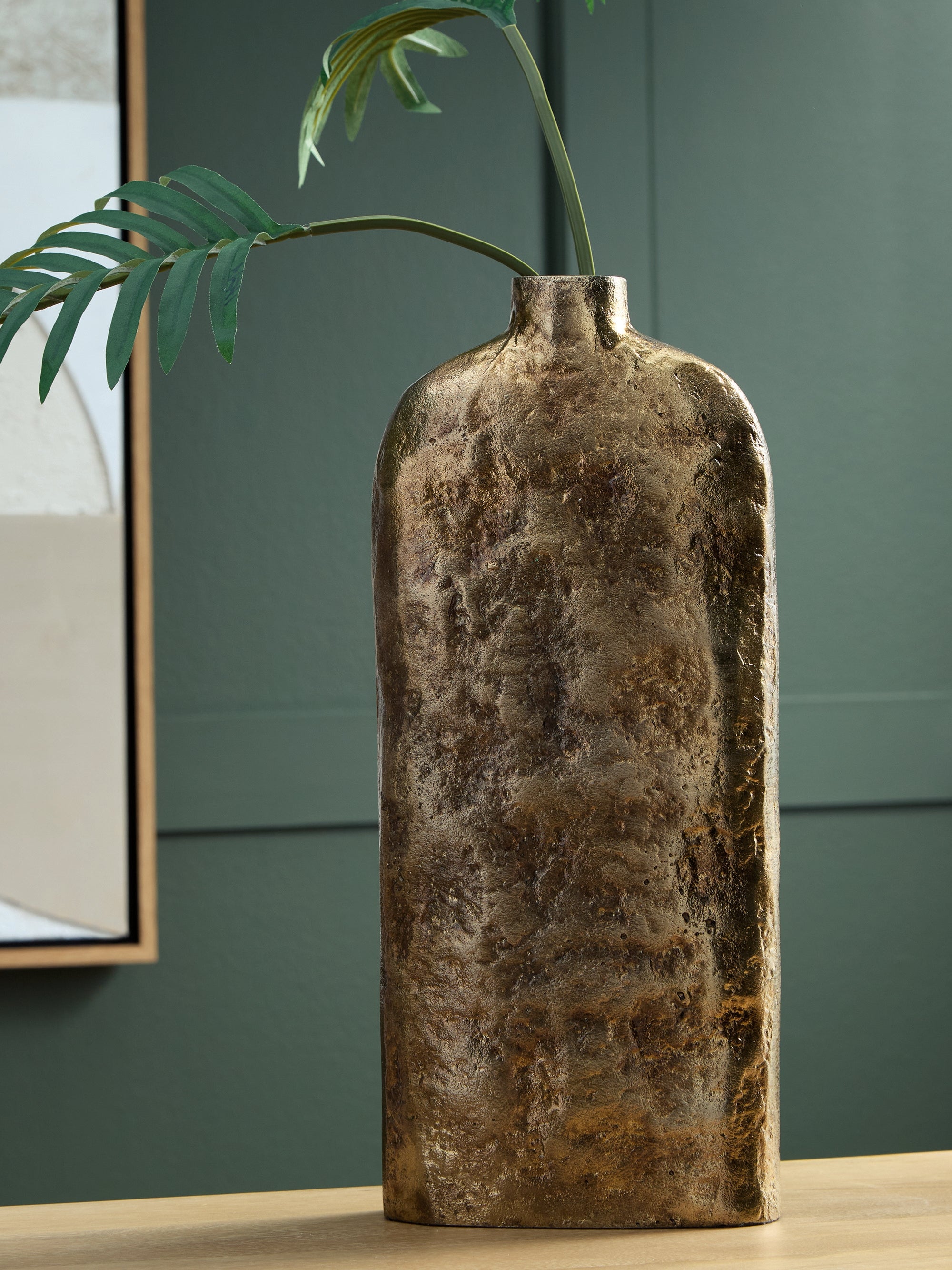 Tampa Furniture Outlet Lutz - Ashley Furniture - Wallmond Vase - Vase - A2000822