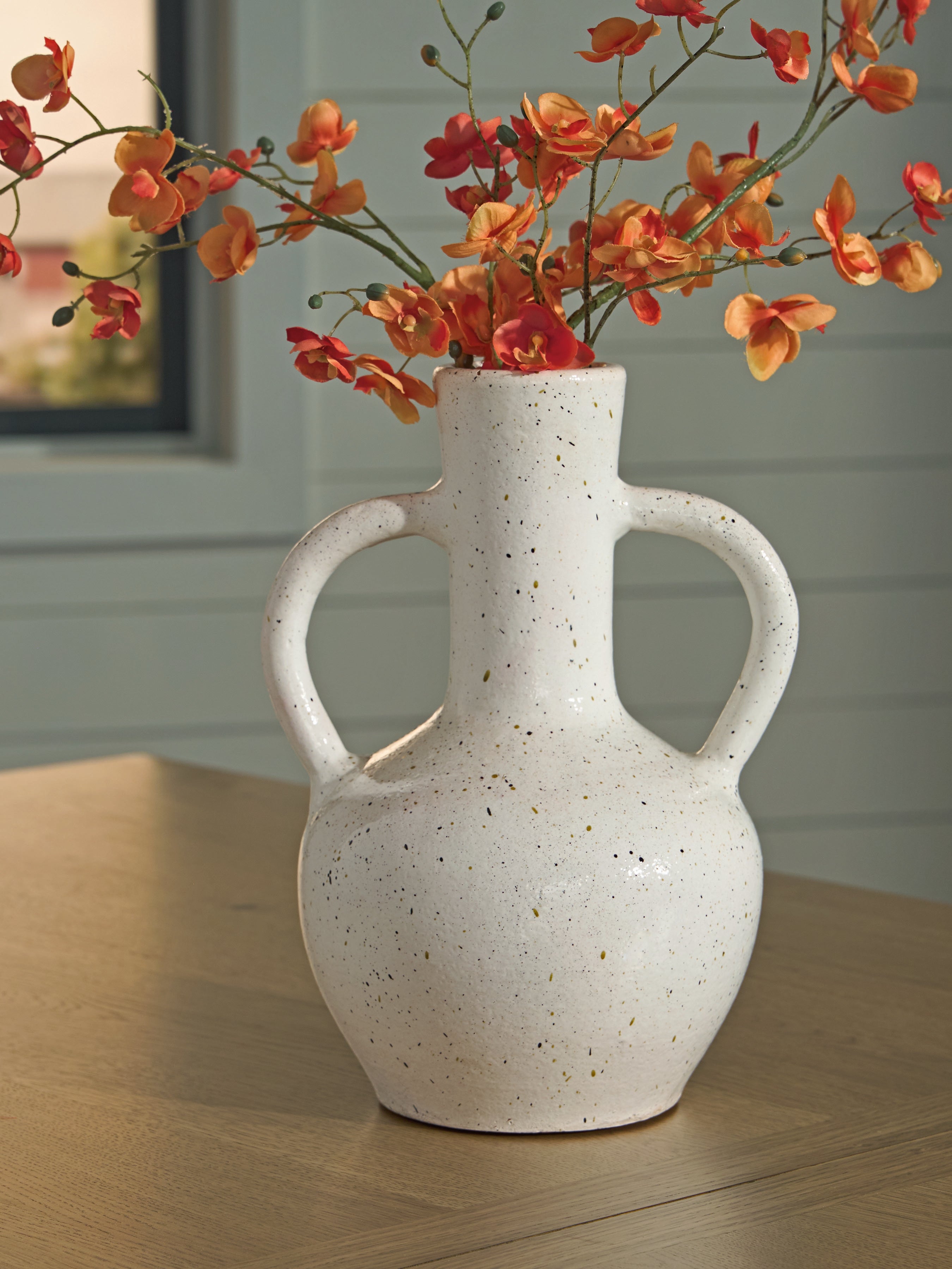 Tampa Furniture Outlet Lutz - Ashley Furniture - Dallinworth Vase - Vase - A2000831