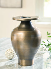 Tampa Furniture Outlet Lutz - Ashley Furniture - Fedorleigh Vase - Vase - A2000894