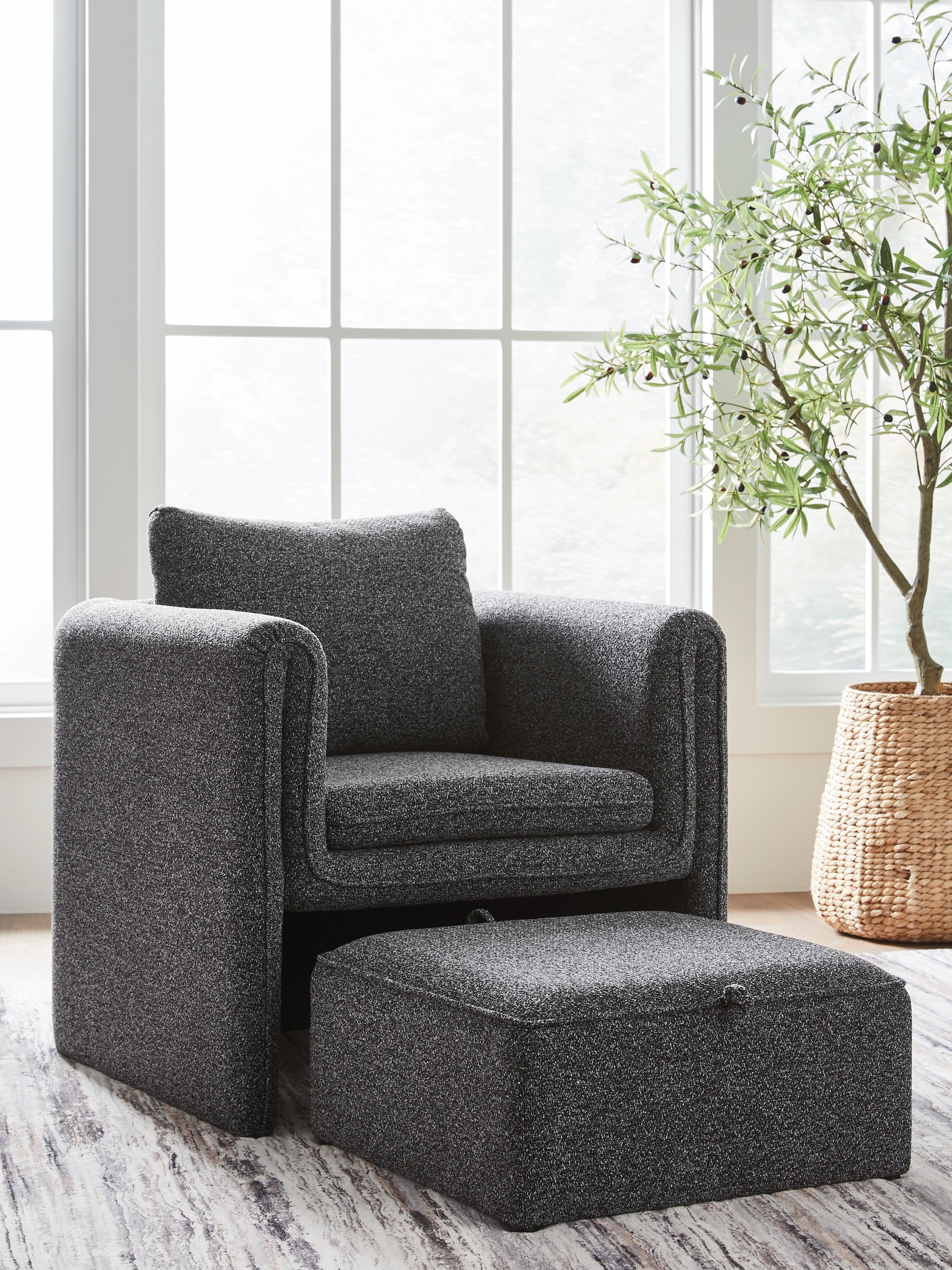 Tampa Furniture Outlet Lutz - Ashley Furniture - Vreni Accent Chair - Accent Chair / Charcoal/Black - A3000754