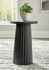 Tampa Furniture Outlet Lutz - Ashley Furniture - Ceilby Accent Table - Accent Table / Black - A4000603