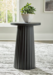 Tampa Furniture Outlet Lutz - Ashley Furniture - Ceilby Accent Table - Accent Table / Black - A4000603