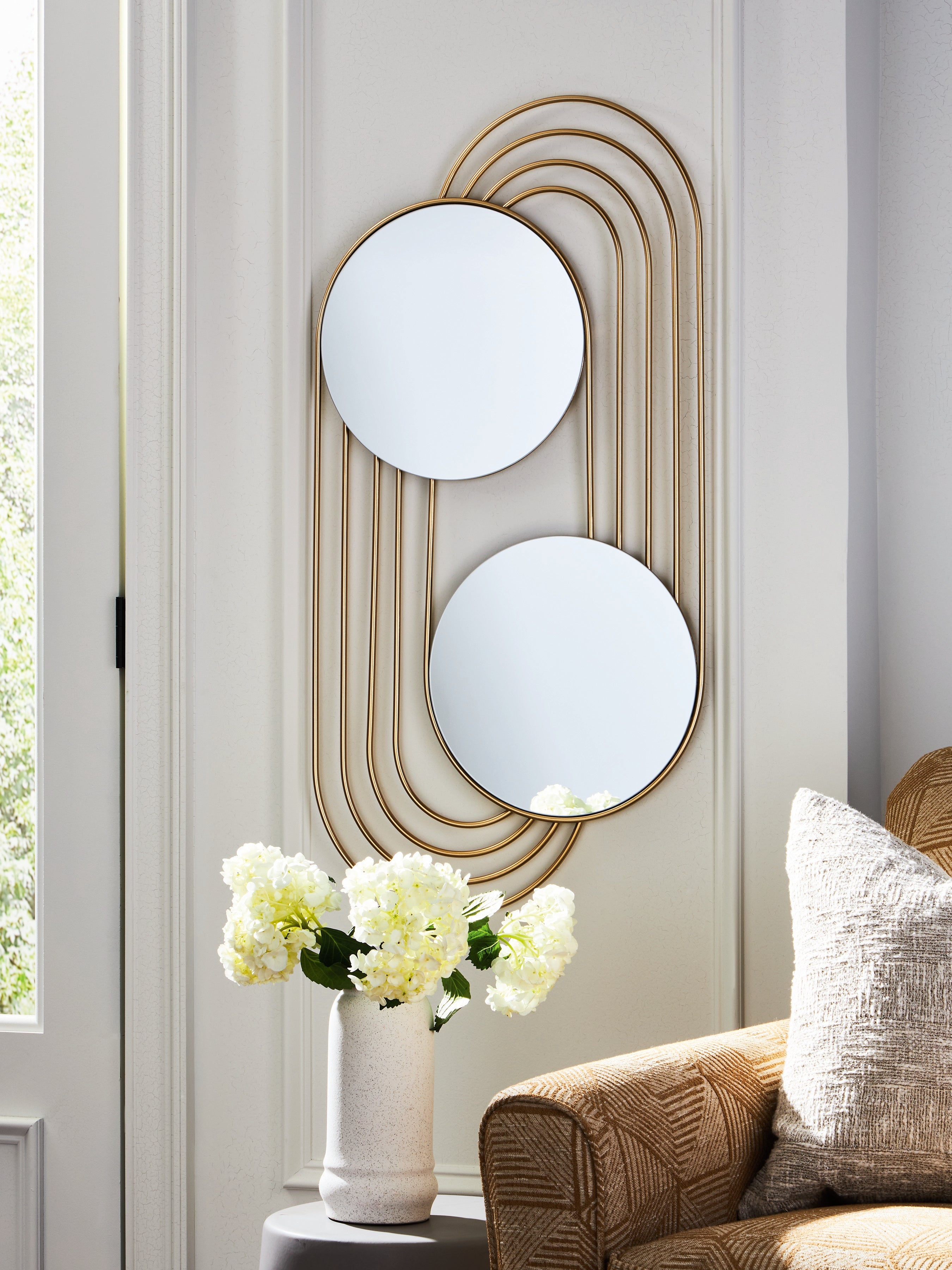 Tampa Furniture Outlet Lutz - Ashley Furniture - Warrenley Mirror - Accent Mirror / Gold Finish - A8010401