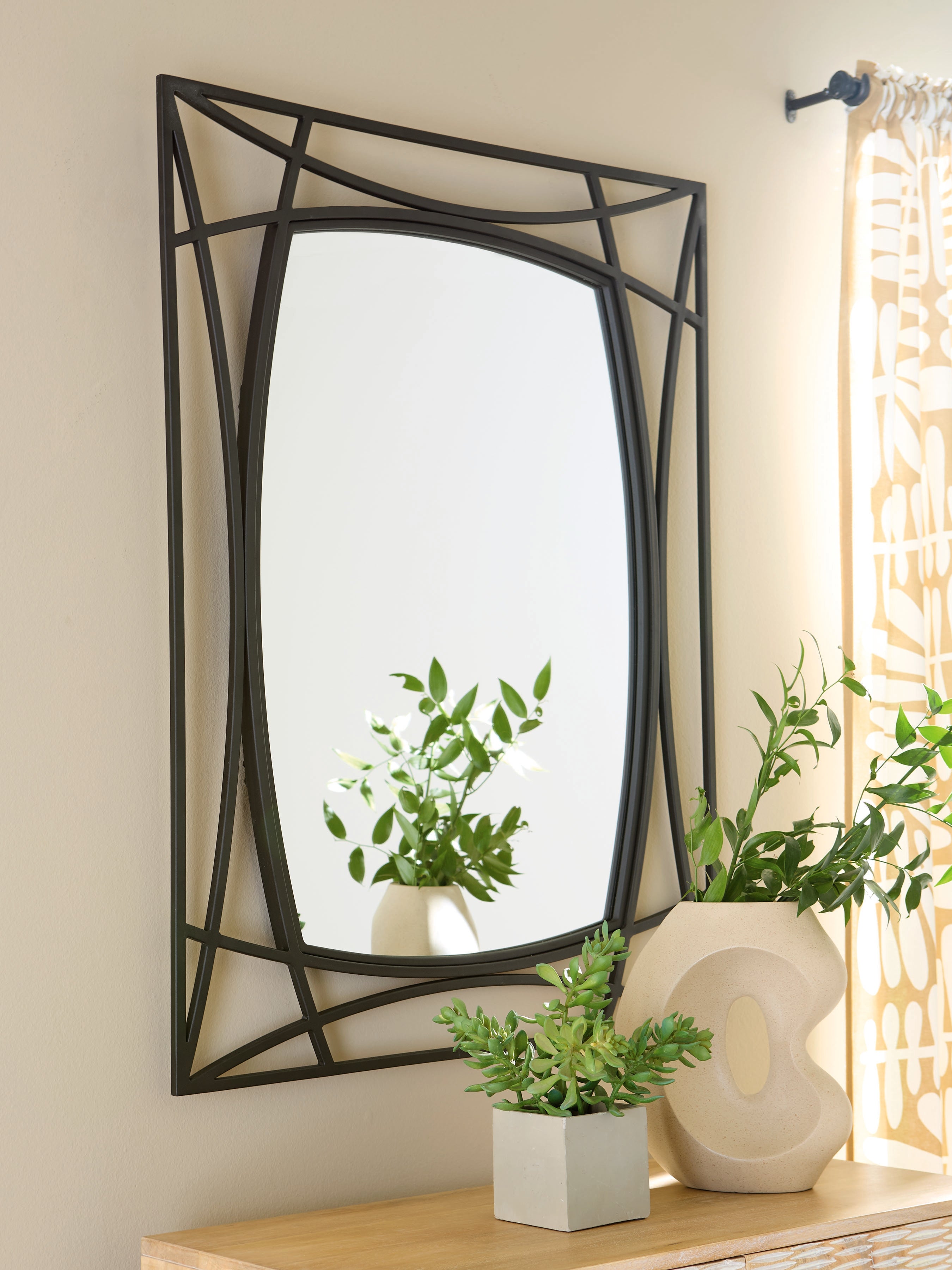 Tampa Furniture Outlet Lutz - Ashley Furniture - Freenville Mirror - Accent Mirror - A8010408