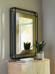 Tampa Furniture Outlet Lutz - Ashley Furniture - Beelman Mirror - Accent Mirror - A8010409