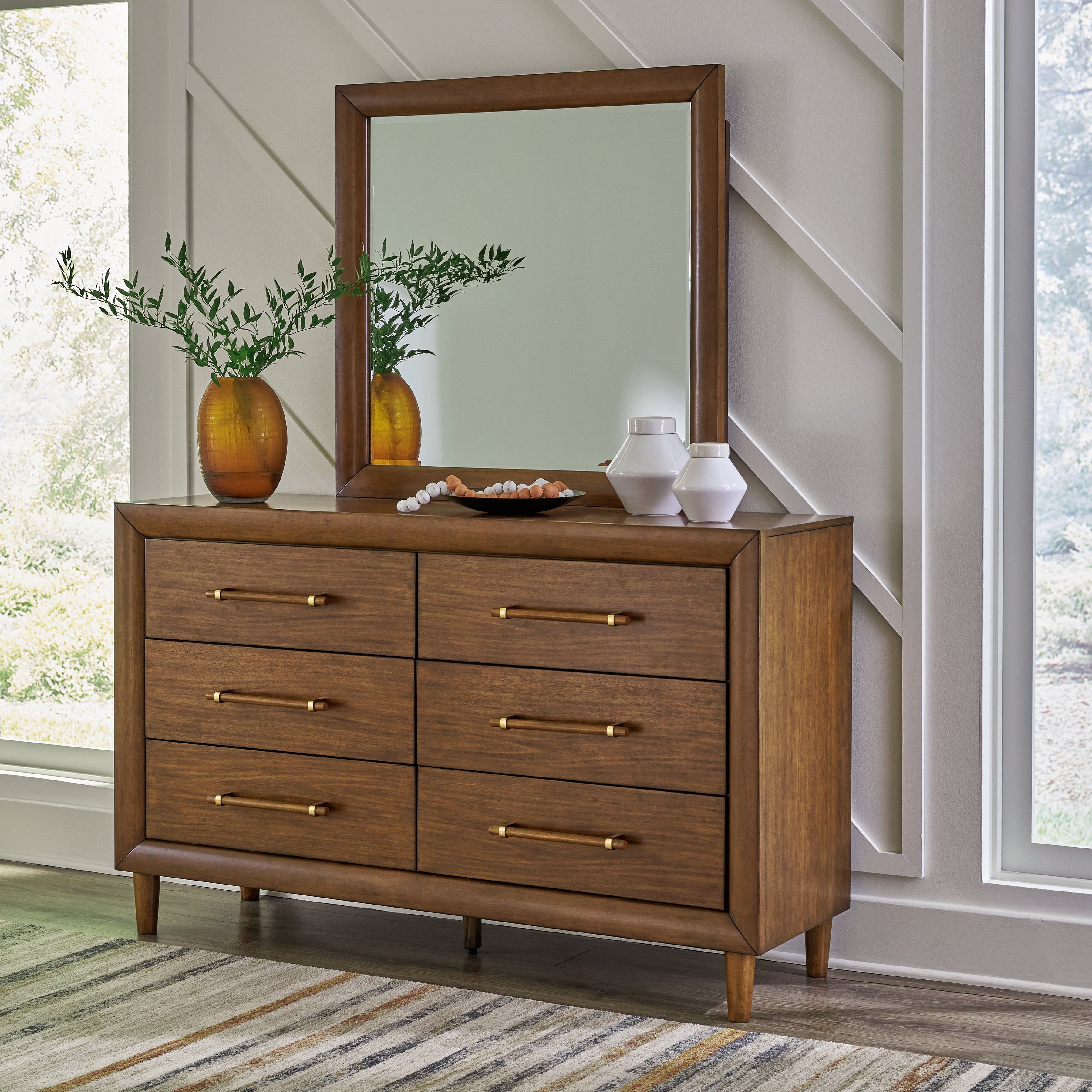 Tampa Furniture Outlet Lutz - Ashley Furniture - Lyncott Bedroom - Dresser and Mirror / Brown - B615B1