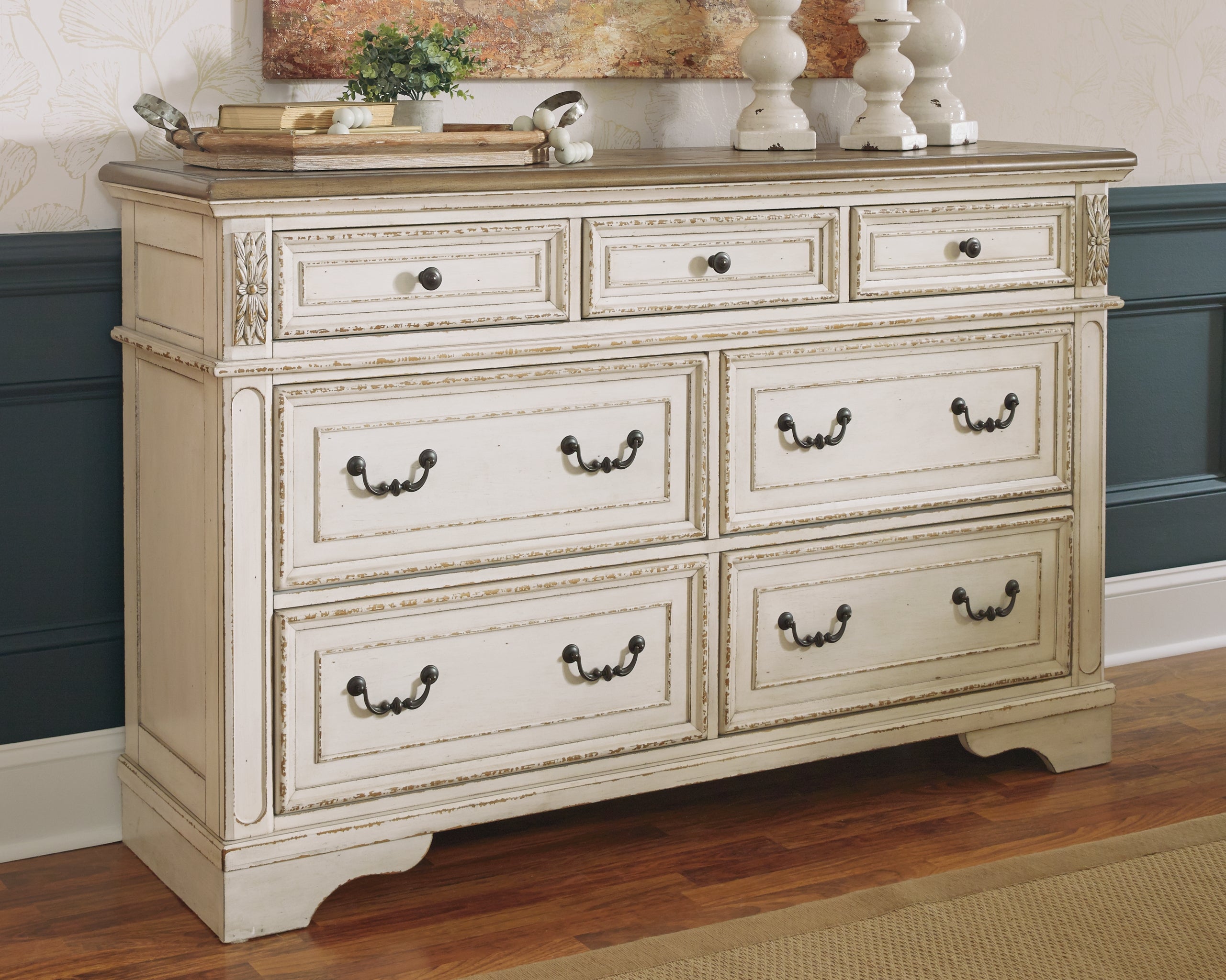 Tampa Furniture Outlet Lutz - Ashley Furniture - Realyn Bedroom - Dresser / Two-tone - B743-31