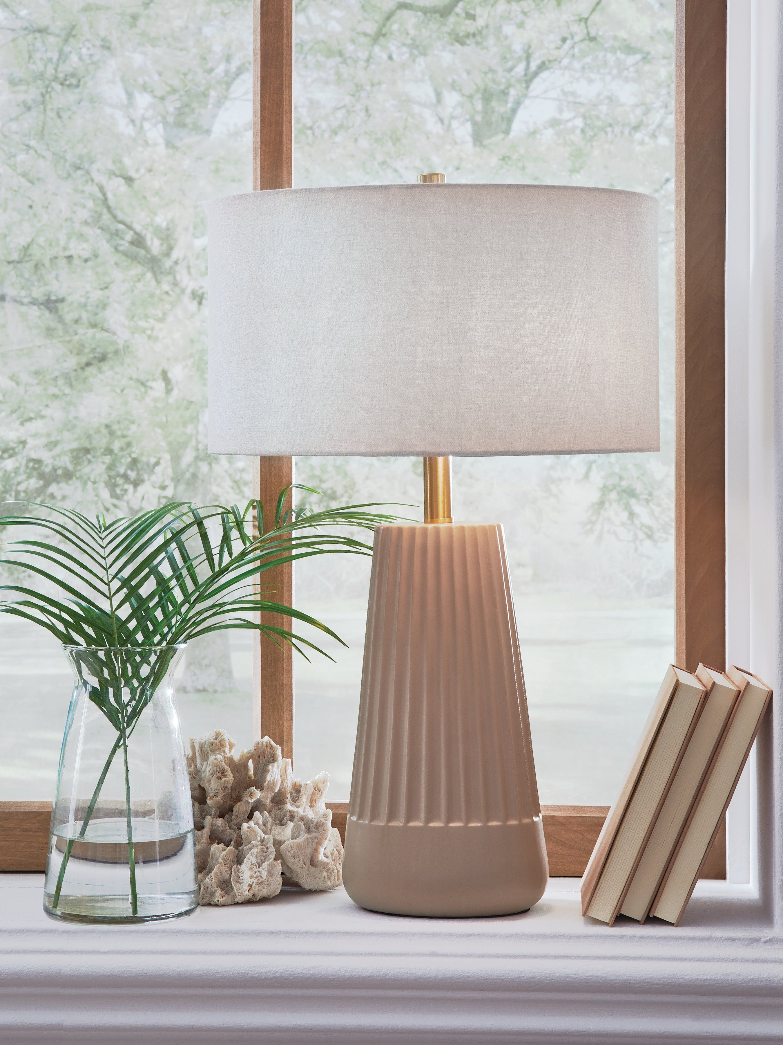 Tampa Furniture Outlet Lutz - Ashley Furniture - Dellner Lighting - Ceramic Table Lamp (1/CN) - L100854