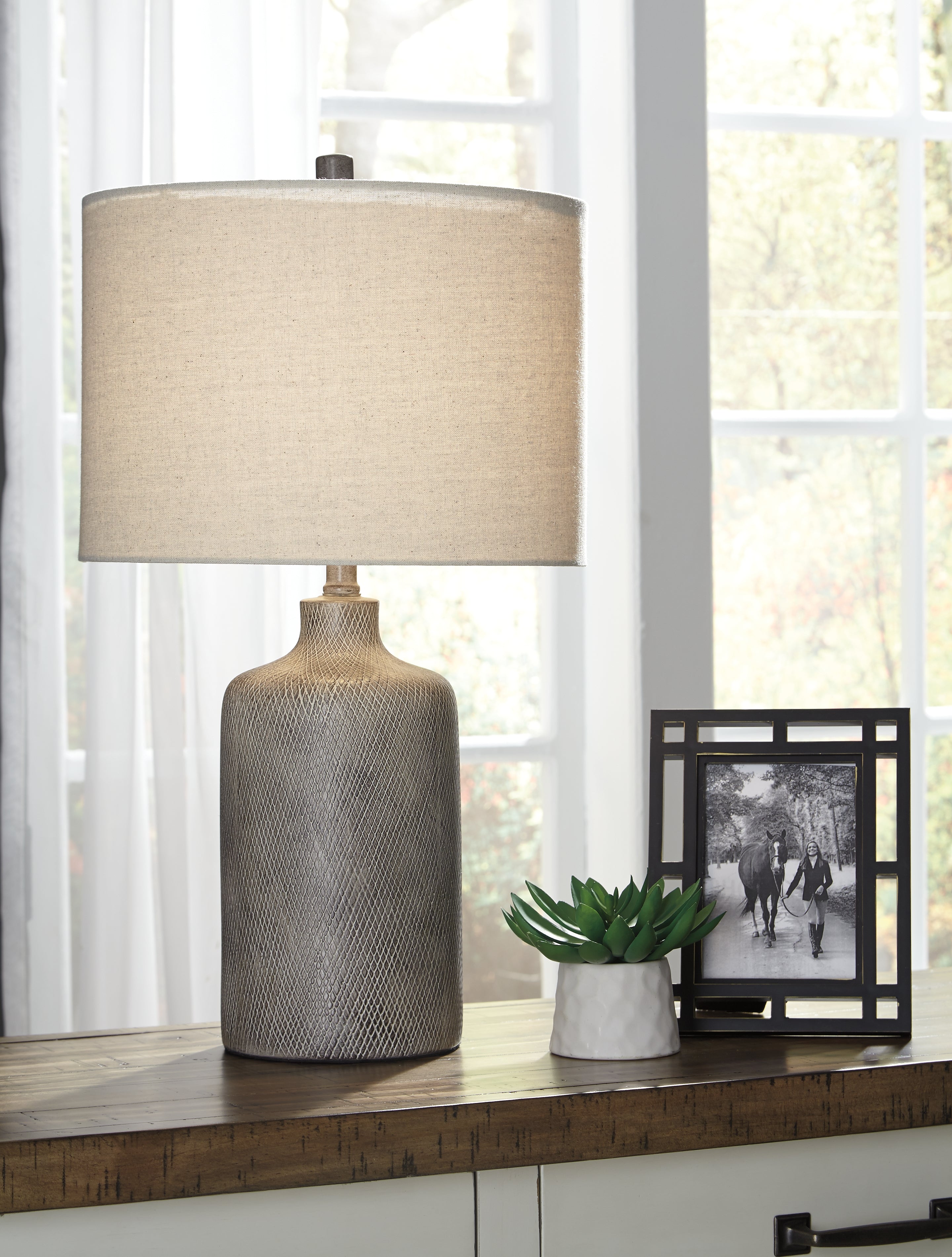 Tampa Furniture Outlet Lutz - Ashley Furniture - Linus Lighting - Ceramic Table Lamp (1/CN) / Antique Black - L117964