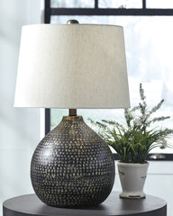 Tampa Furniture Outlet Lutz - Ashley Furniture - Maire Lighting - Metal Table Lamp (1/CN) / Black/Gold Finish - L207294