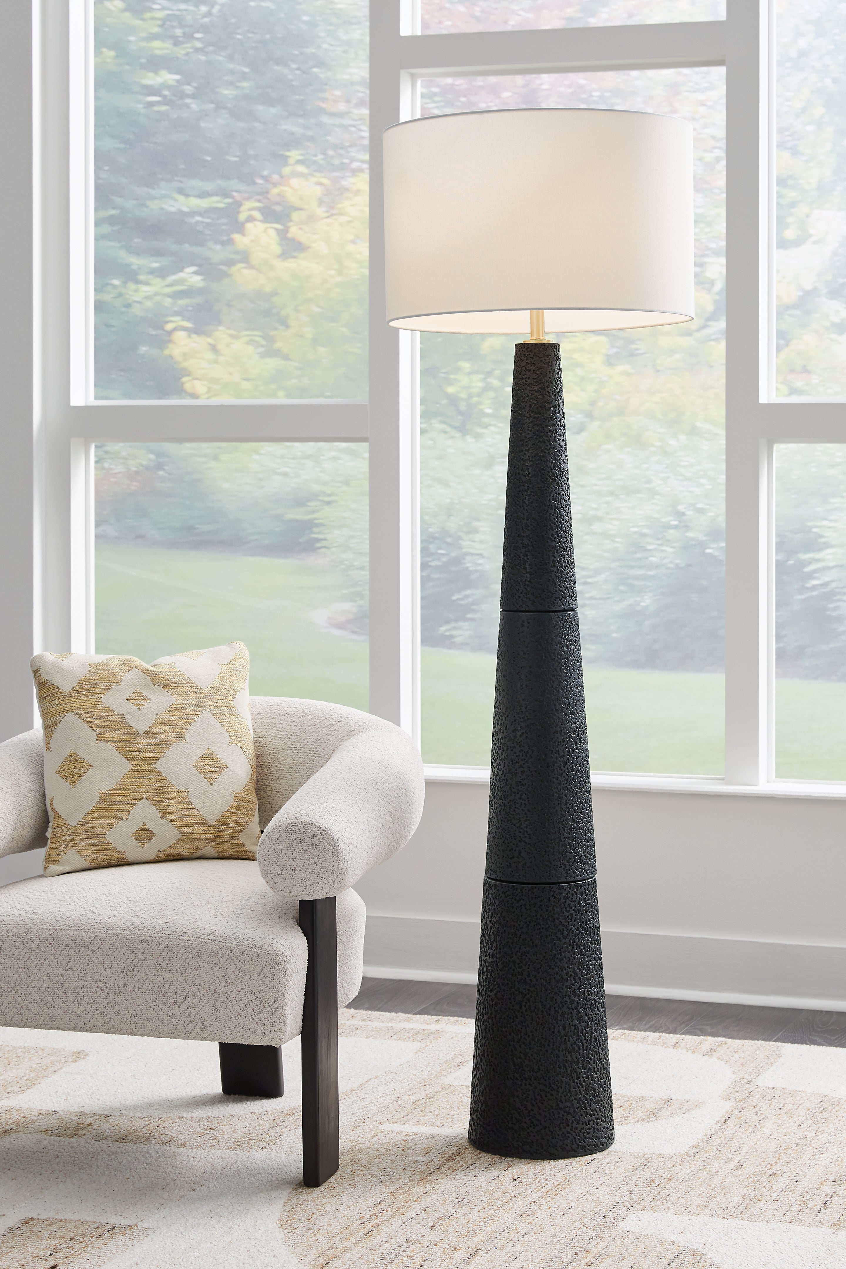 Tampa Furniture Outlet Lutz - Ashley Furniture - Hallburg Lighting - Poly Floor Lamp (1/CN) / Black - L235761