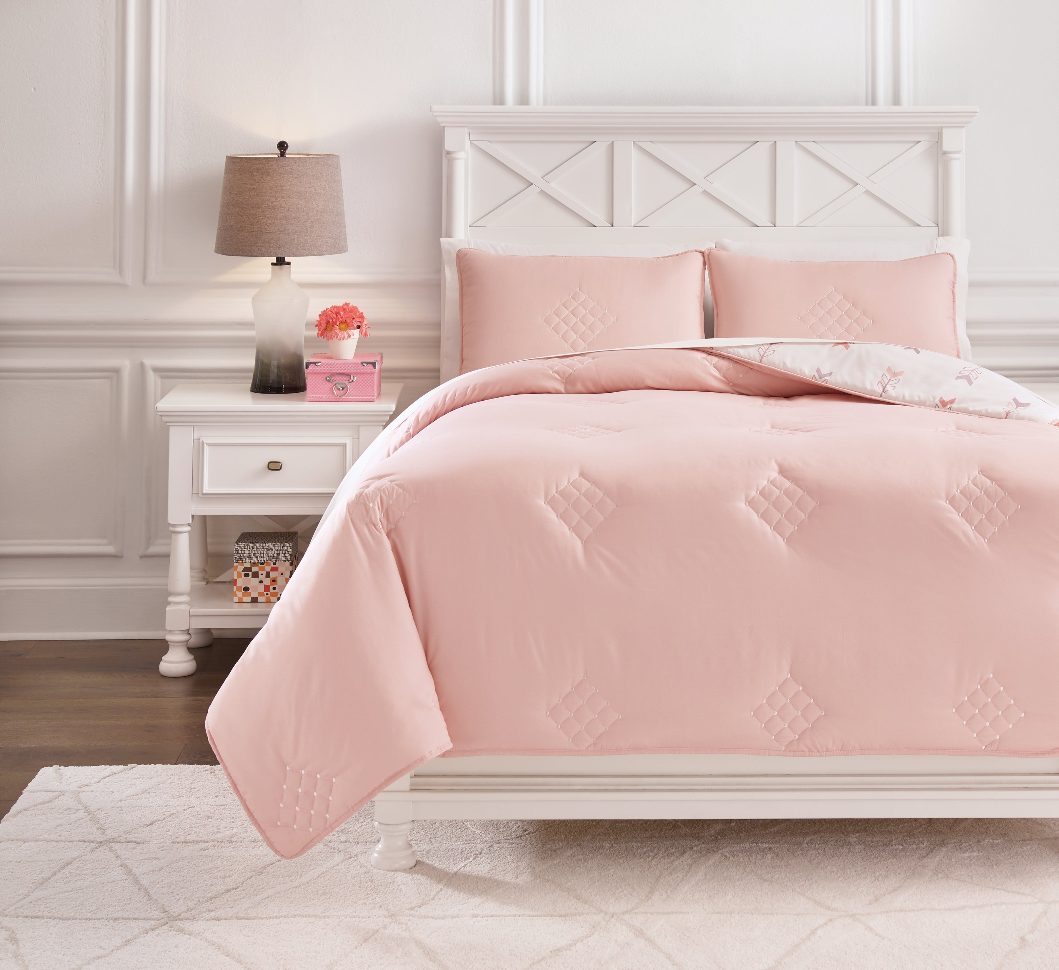 Tampa Furniture Outlet Lutz - Ashley Furniture - Lexann Full Comforter Set - Full Comforter Set / Pink/White/Gray - Q901003F