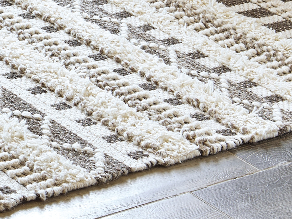 Tampa Furniture Outlet Lutz - Ashley Furniture - Karalee Rug - 5' x 7' Rug / Ivory/Brown - R404442