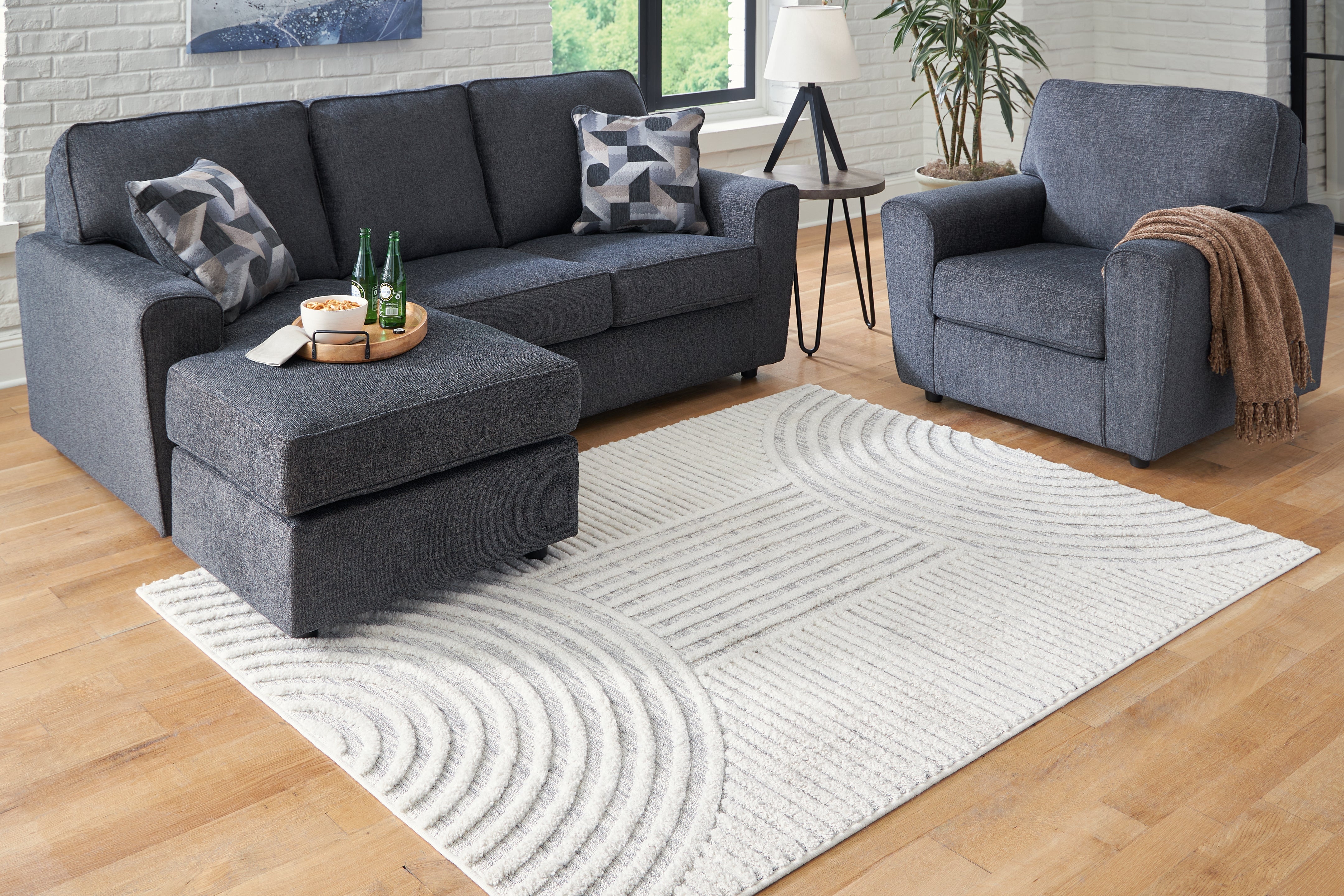 Tampa Furniture Outlet Lutz - Ashley Furniture - Lambworth Rug - 7'10" x 10' Rug / Gray/Cream - R405341