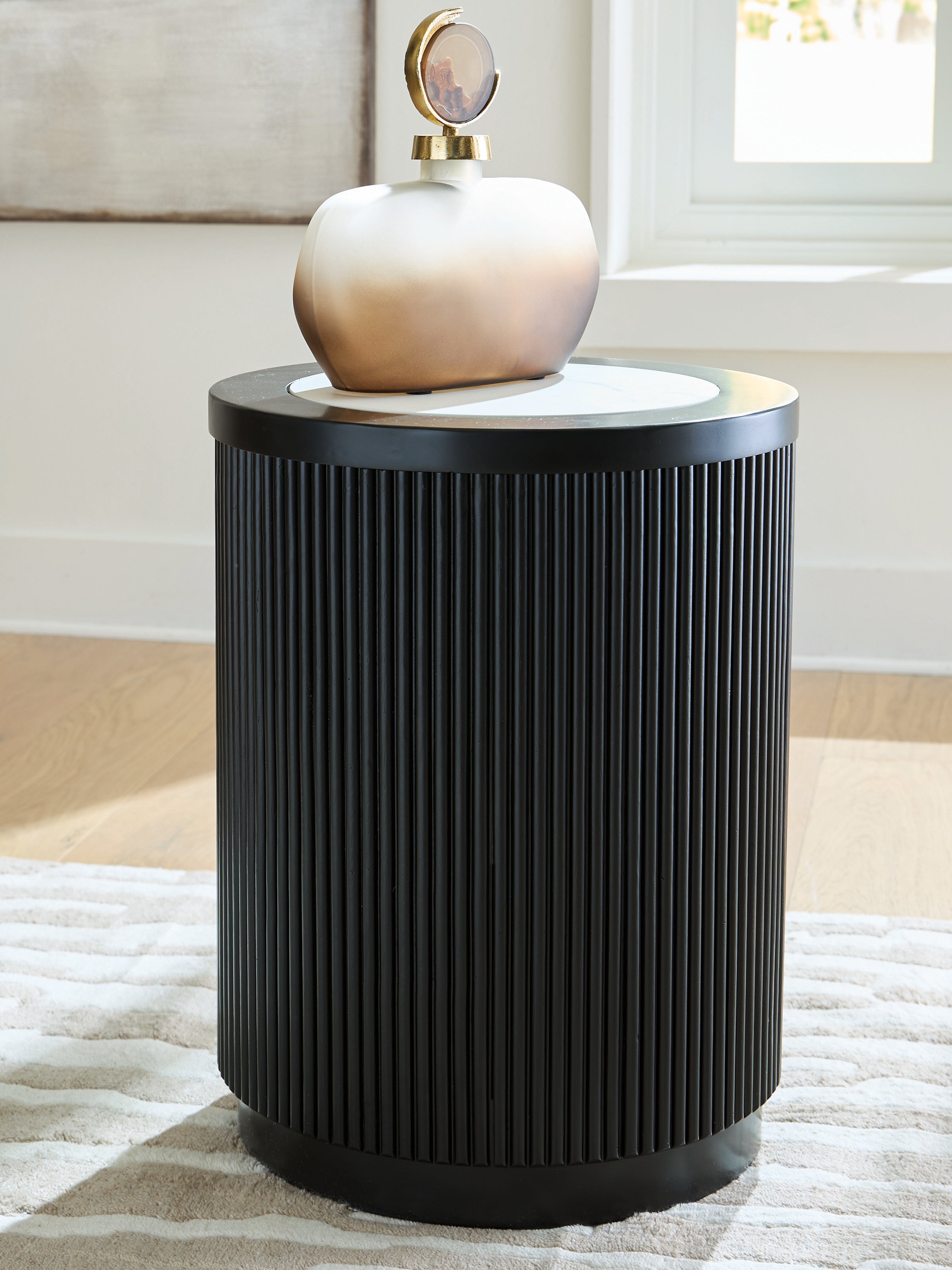 Tampa Furniture Outlet Lutz - Ashley Furniture - Grayman End Table - Round End Table - T650-6