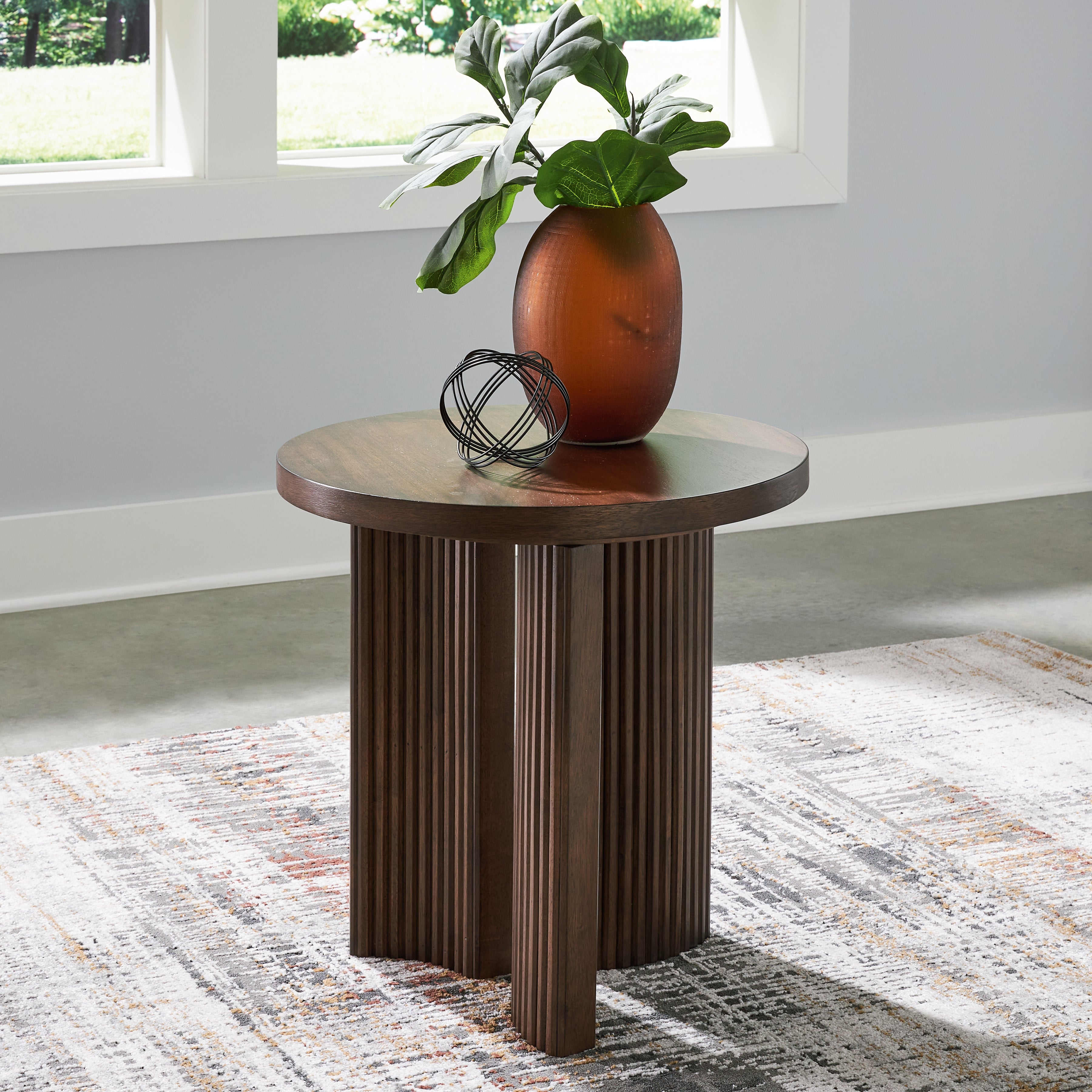 Tampa Furniture Outlet Lutz - Ashley Furniture - Korestone End Table - Round End Table / Dark Brown - T689-6