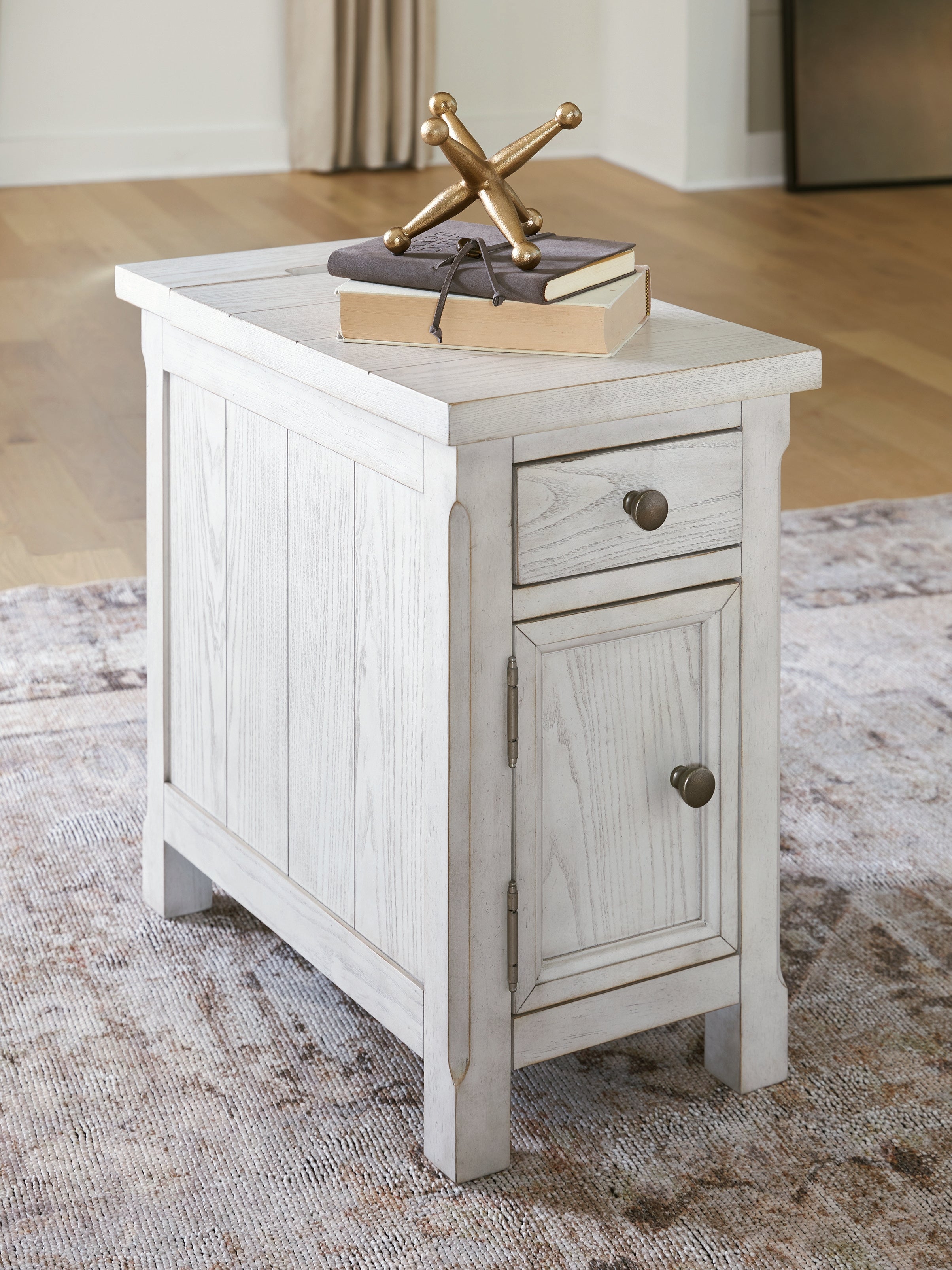 Tampa Furniture Outlet Lutz - Ashley Furniture - Robbinsdale Chairside End Table - Chair Side End Table - T729-7