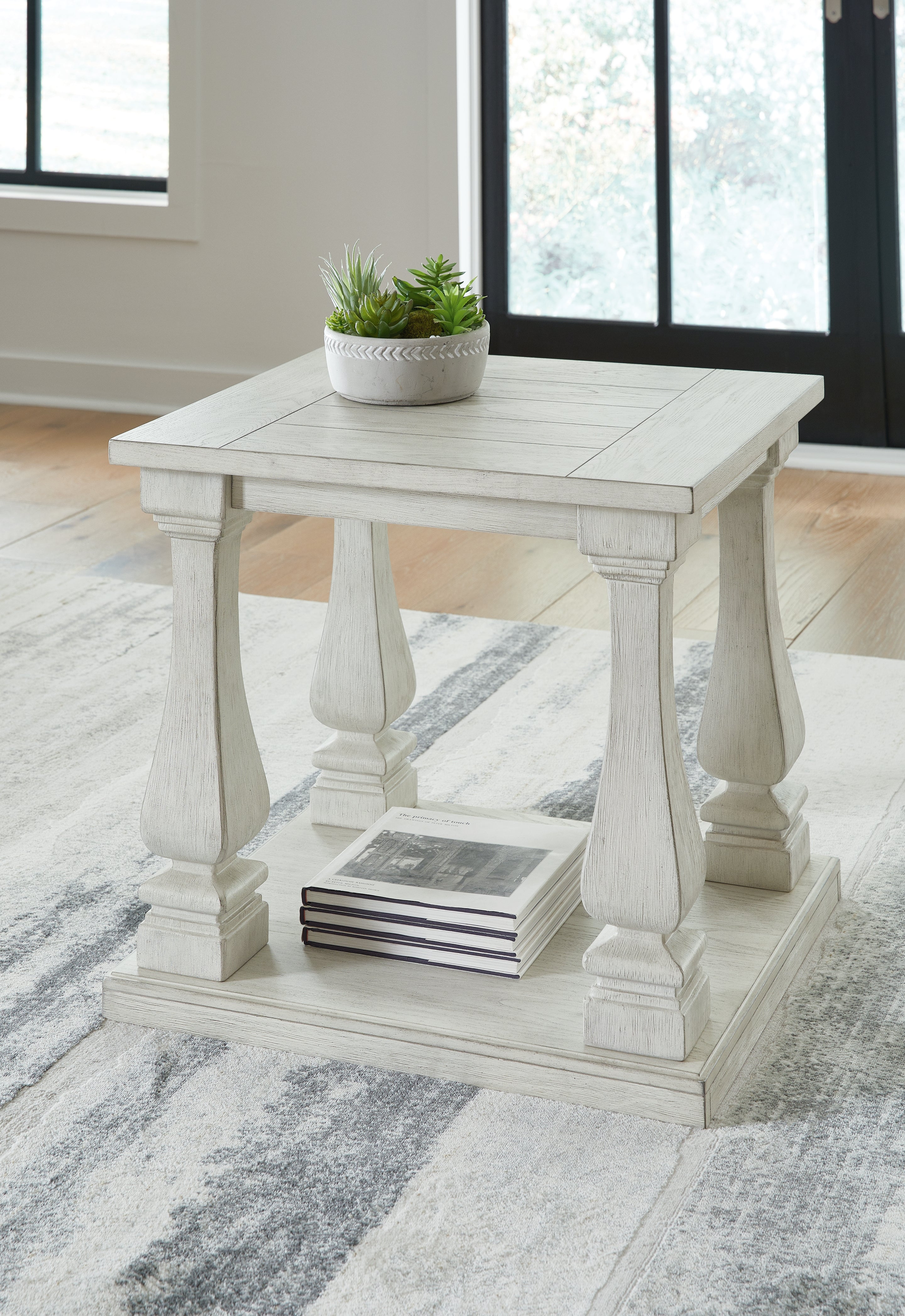Tampa Furniture Outlet Lutz - Ashley Furniture - Arlendyne End Table - Rectangular End Table / Antique White - T747-3