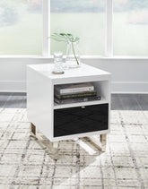 Tampa Furniture Outlet Lutz - Ashley Furniture - Gardoni Chairside End Table - Chair Side End Table / White/Black - T756-7