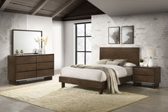 Tampa Furniture Outlet - Coaster - Glenwood 4-piece Queen Bedroom Set Warm Brown - 225011Q-S4