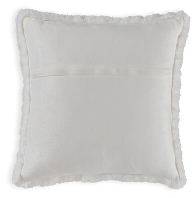 Gariland Pillows