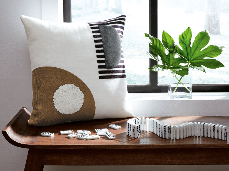 Tampa Furniture Outlet Lutz - Ashley Furniture - Longsum Pillows - Pillow / Black/White/Honey - A1000927P