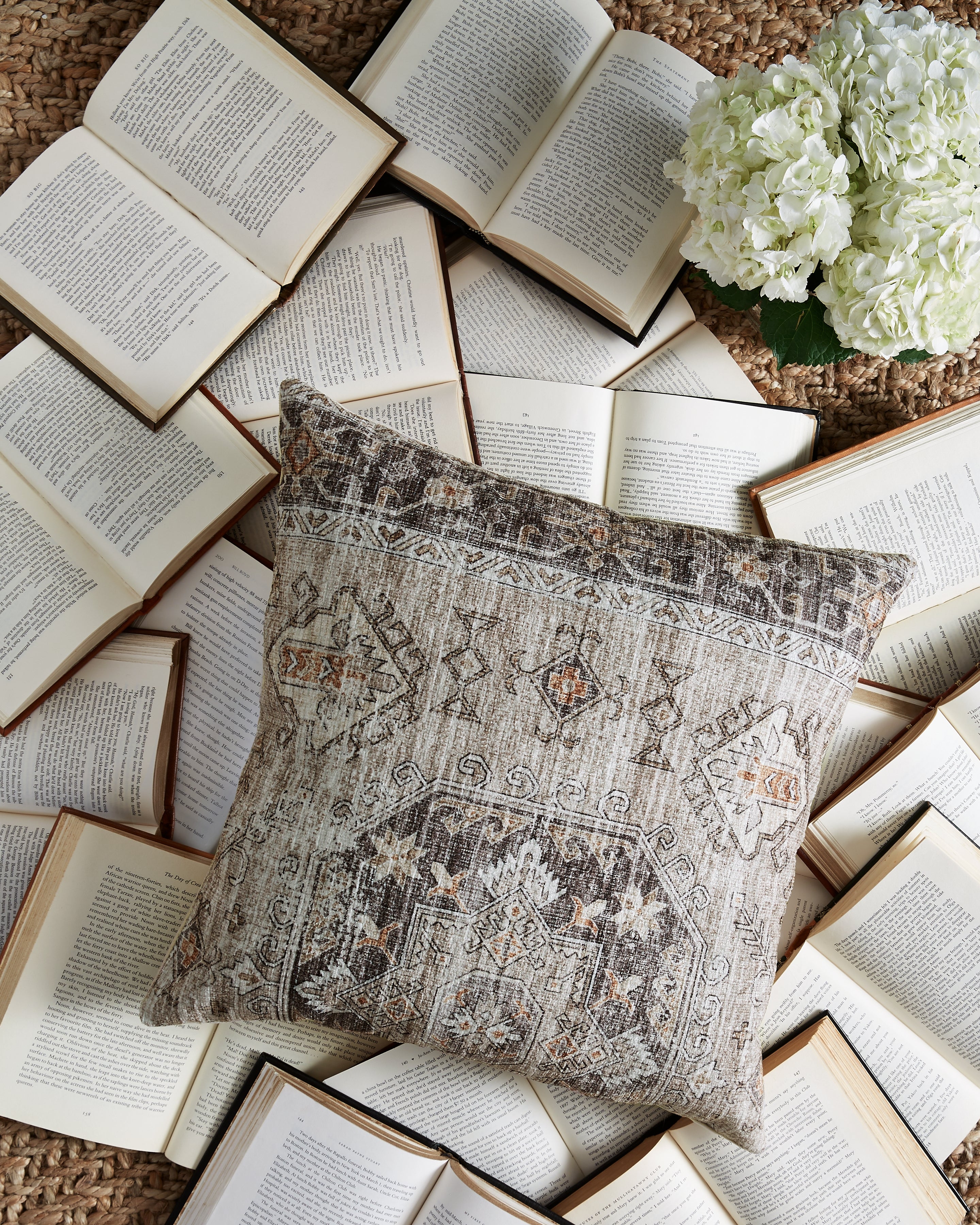 Tampa Furniture Outlet Lutz - Ashley Furniture - Roseridge Pillows - Pillow / Brown/Black/Cream - A1000972P