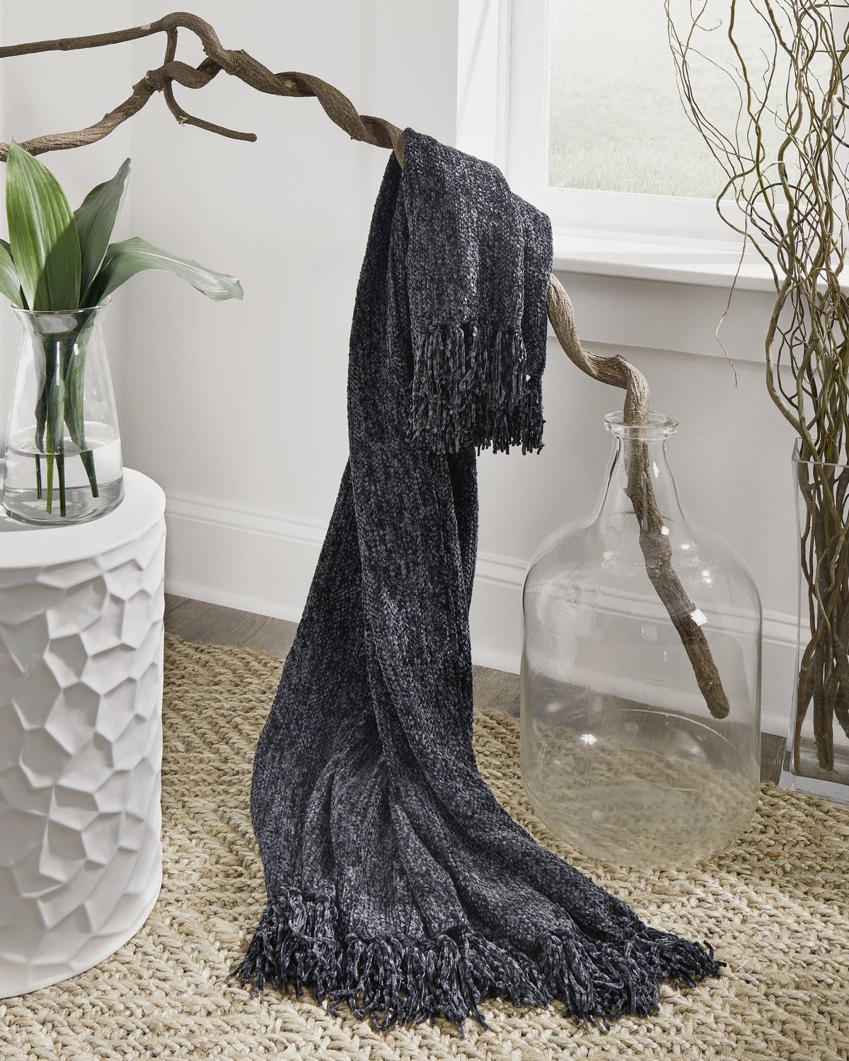 Tampa Furniture Outlet Lutz - Ashley Furniture - Tamish Throw (Set of 3) - Throw (3/CS) / Black - A1001027