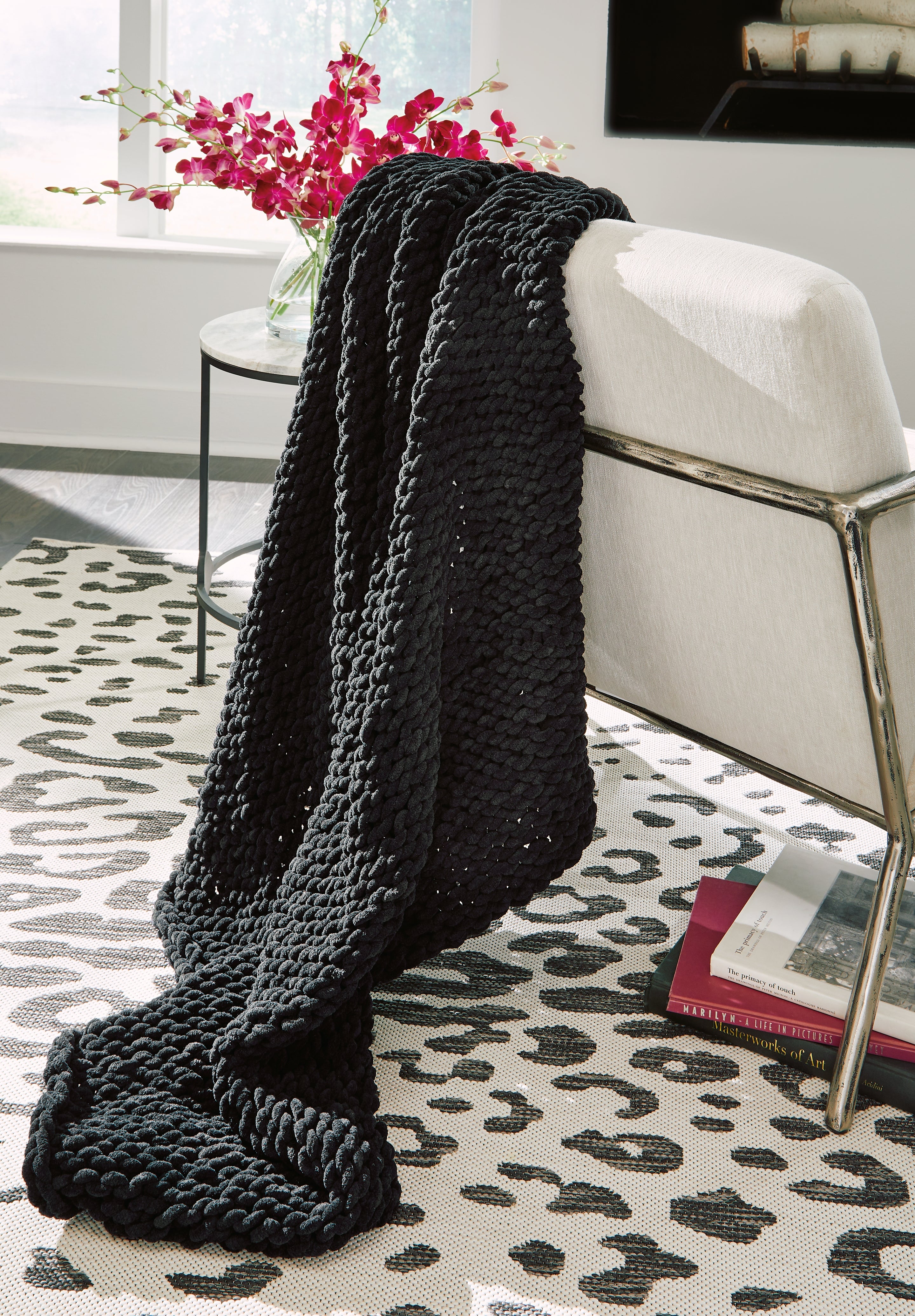 Tampa Furniture Outlet Lutz - Ashley Furniture - Chaddon Throw - Throw / Black - A1001061T