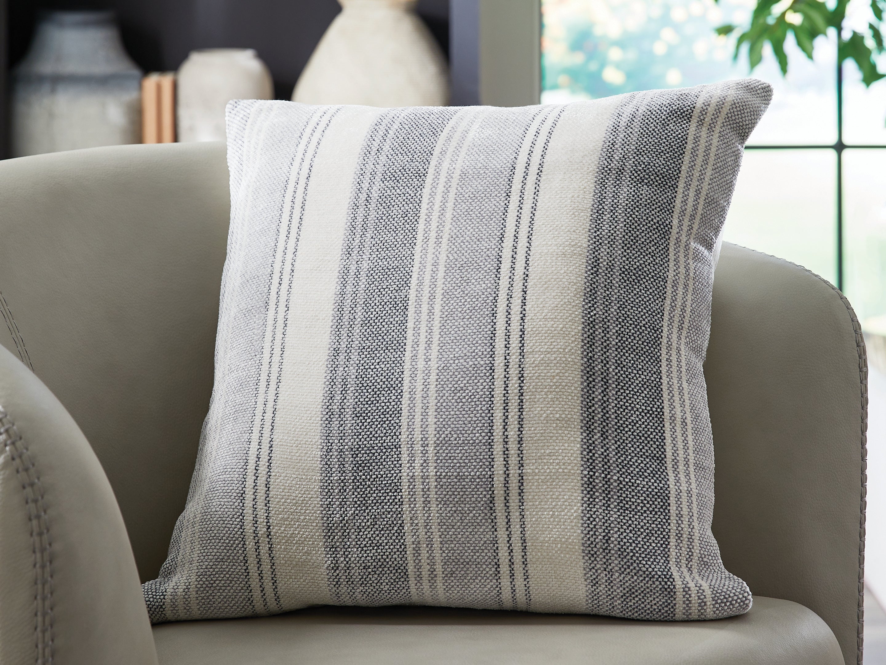 Tampa Furniture Outlet Lutz - Ashley Furniture - Adikus Pillows - Pillow (4/CS) / Blue/Gray/White - A1001126
