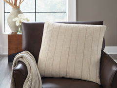 Tampa Furniture Outlet Lutz - Ashley Furniture - Valwick Pillows - Pillow (4/CS) - A1001180