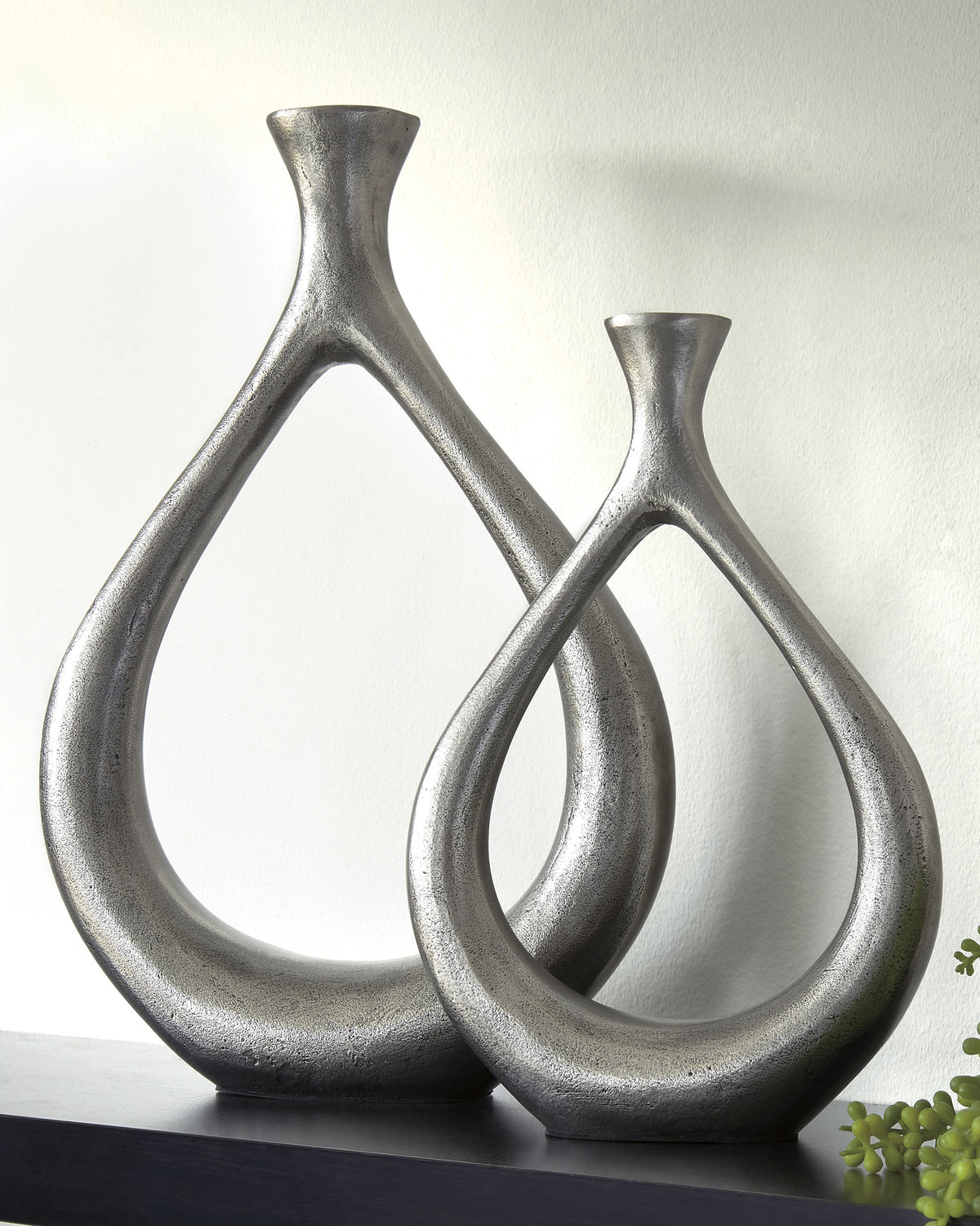 Tampa Furniture Outlet Lutz - Ashley Furniture - Dimaia Vase - Vase (Set of 2) (2/CS) / Antique Silver Finish - A2000348