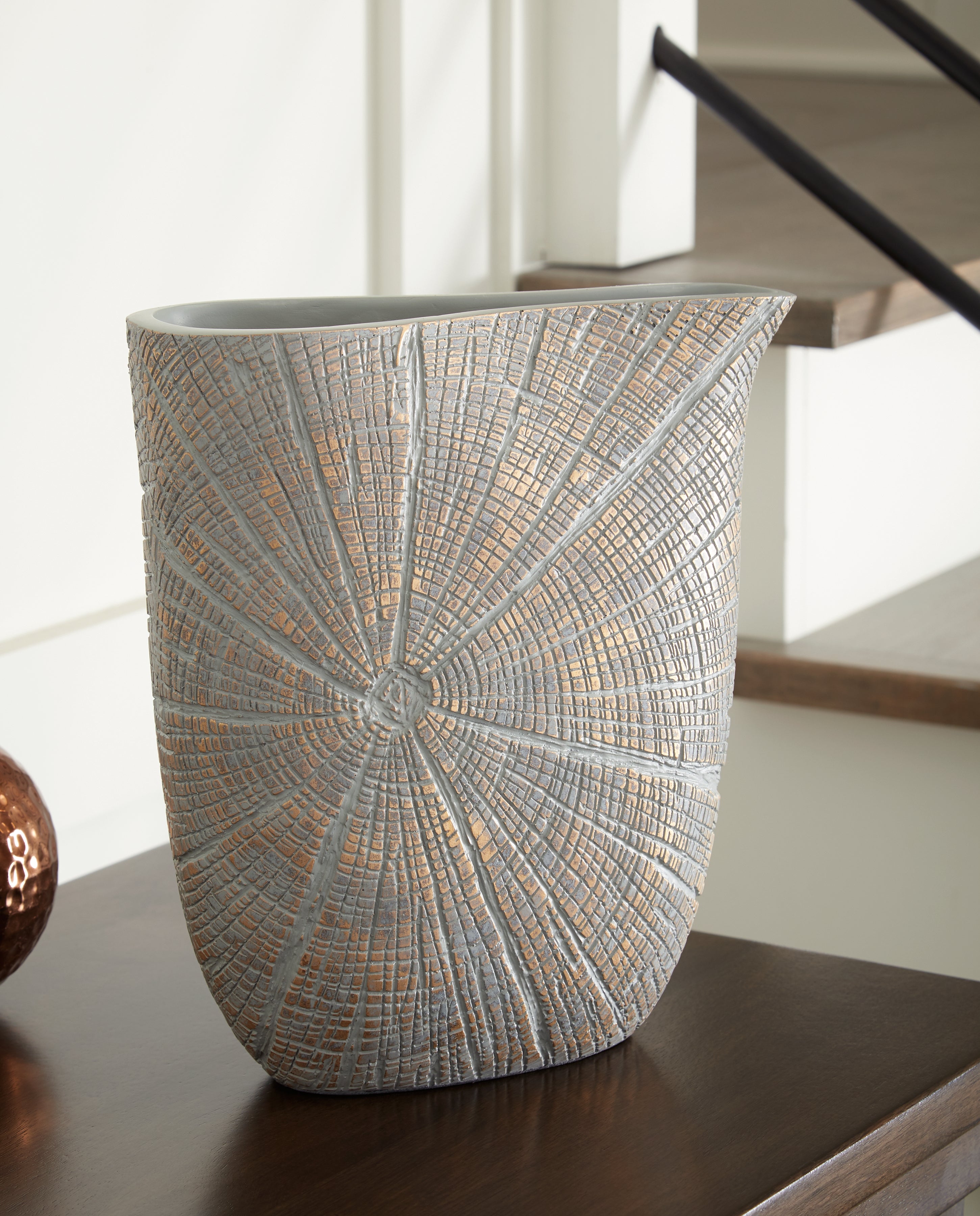 Tampa Furniture Outlet Lutz - Ashley Furniture - Ardenley Vase - Vase / Antique Gold Finish - A2000607V