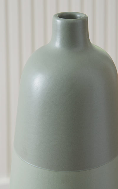 Tampa Furniture Outlet Lutz - Ashley Furniture - Peerland Vase - Vase - A2000656