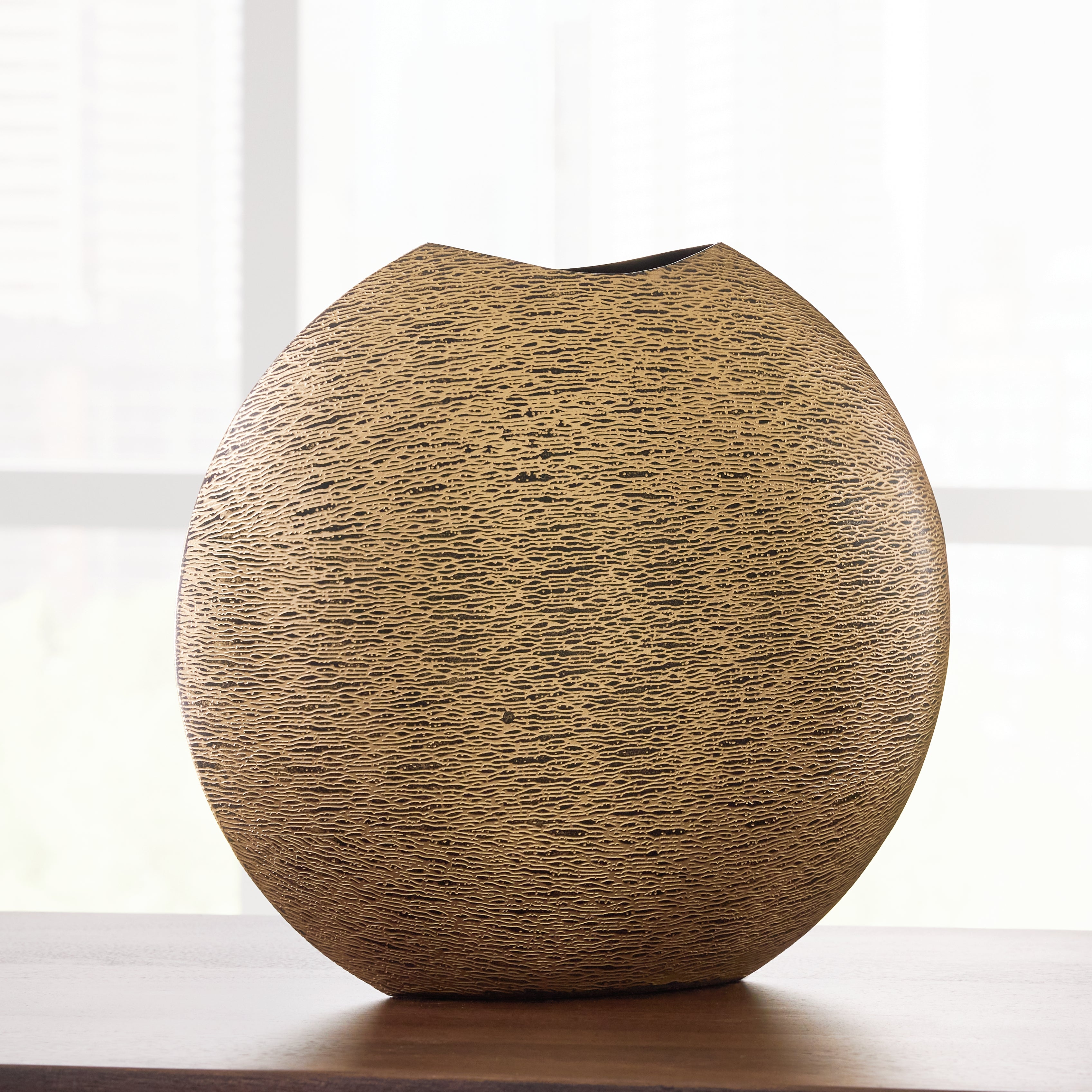 Tampa Furniture Outlet Lutz - Ashley Furniture - Iansboro Vase - Vase / Antique Gold Finish - A2000696