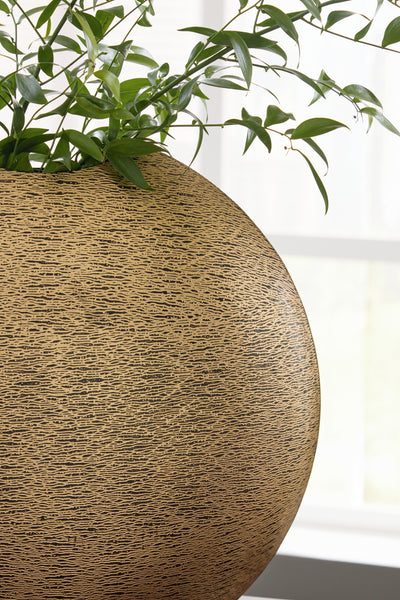 Tampa Furniture Outlet Lutz - Ashley Furniture - Iansboro Vase - Vase - A2000697