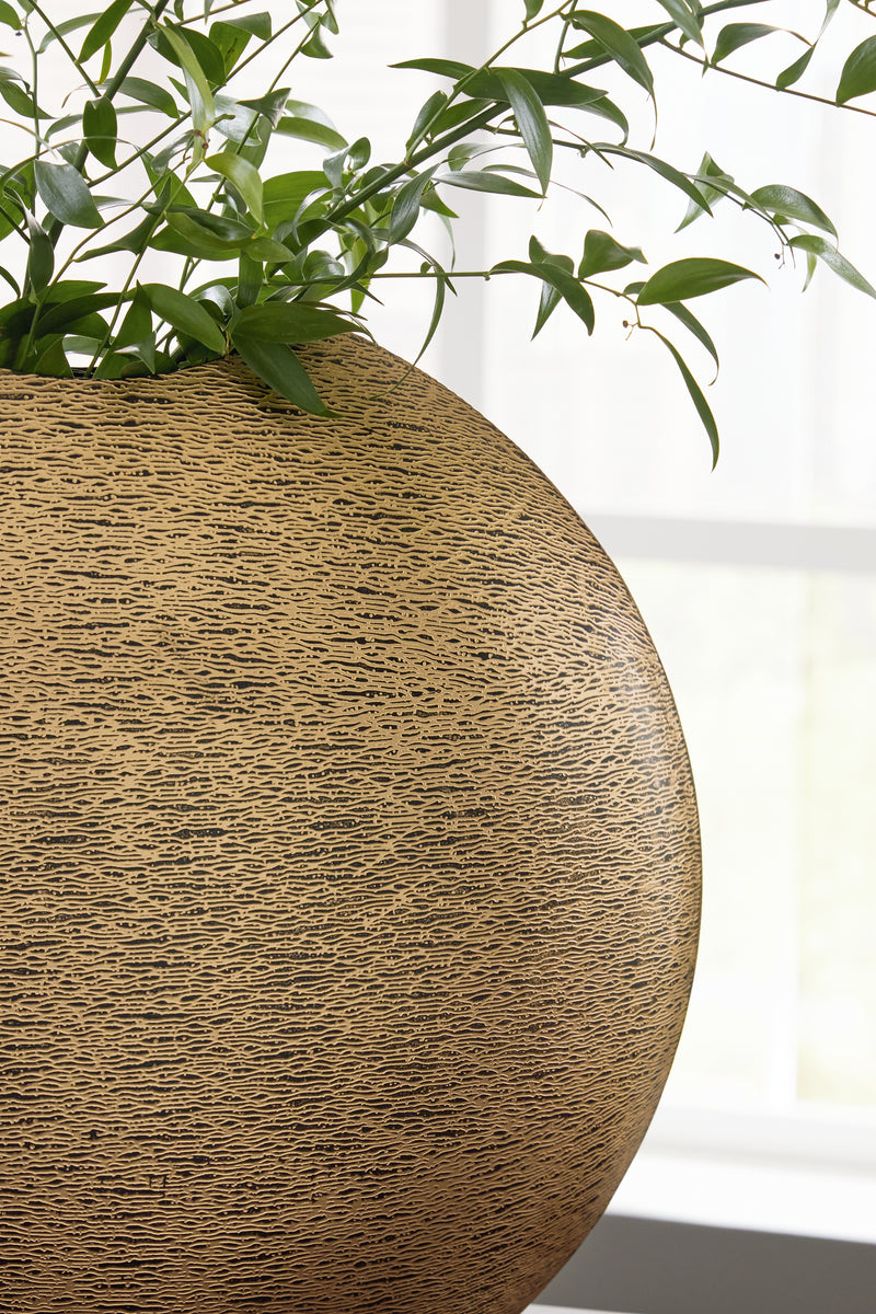 Tampa Furniture Outlet Lutz - Ashley Furniture - Iansboro Vase - Vase - A2000697