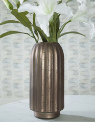 Tampa Furniture Outlet Lutz - Ashley Furniture - Briarcott Vase - Vase / Brown - A2000704